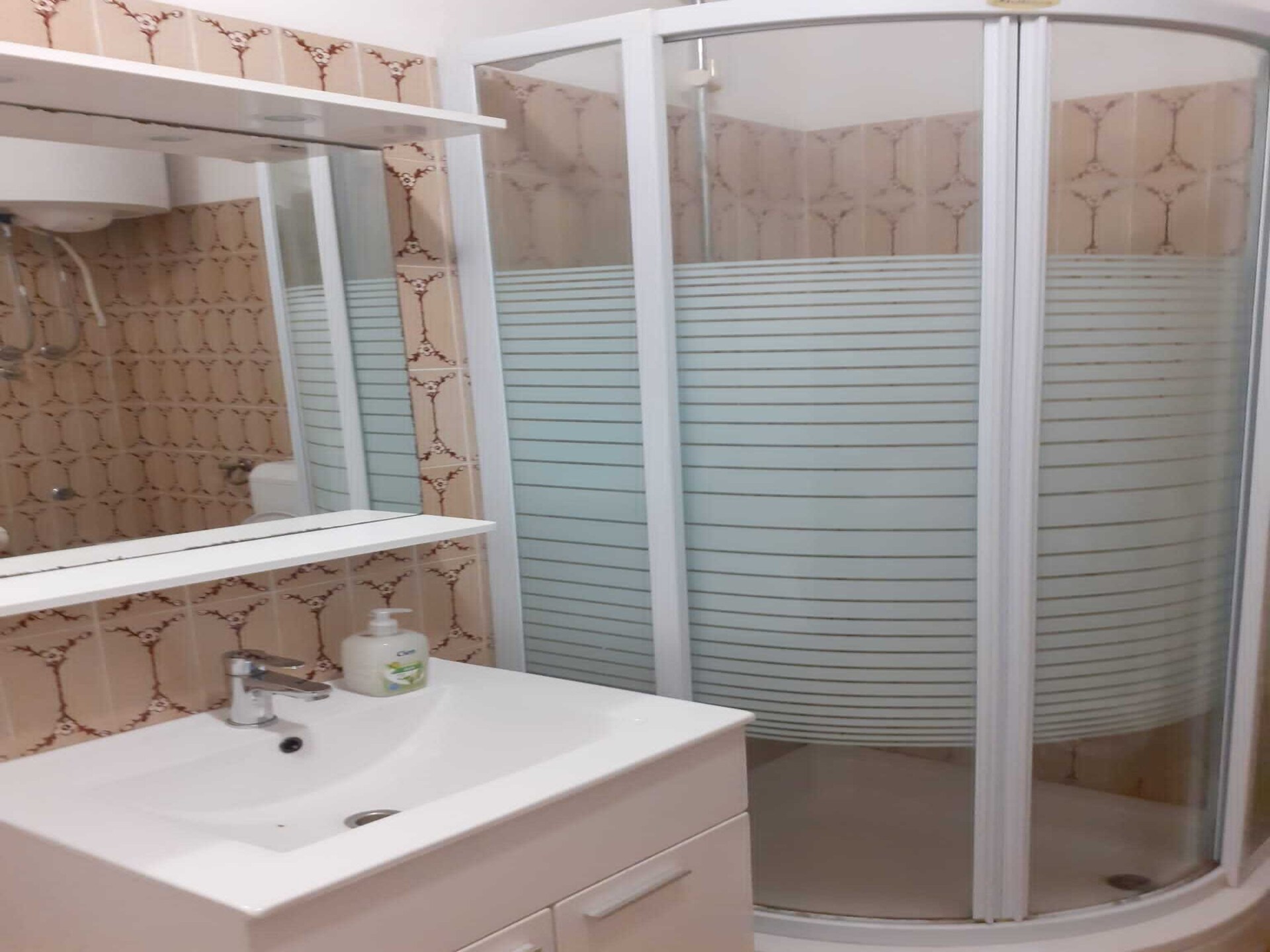 Sfeervol appartement voor 5 met balkon op 300m van zee in Postira, Brač - foto 10