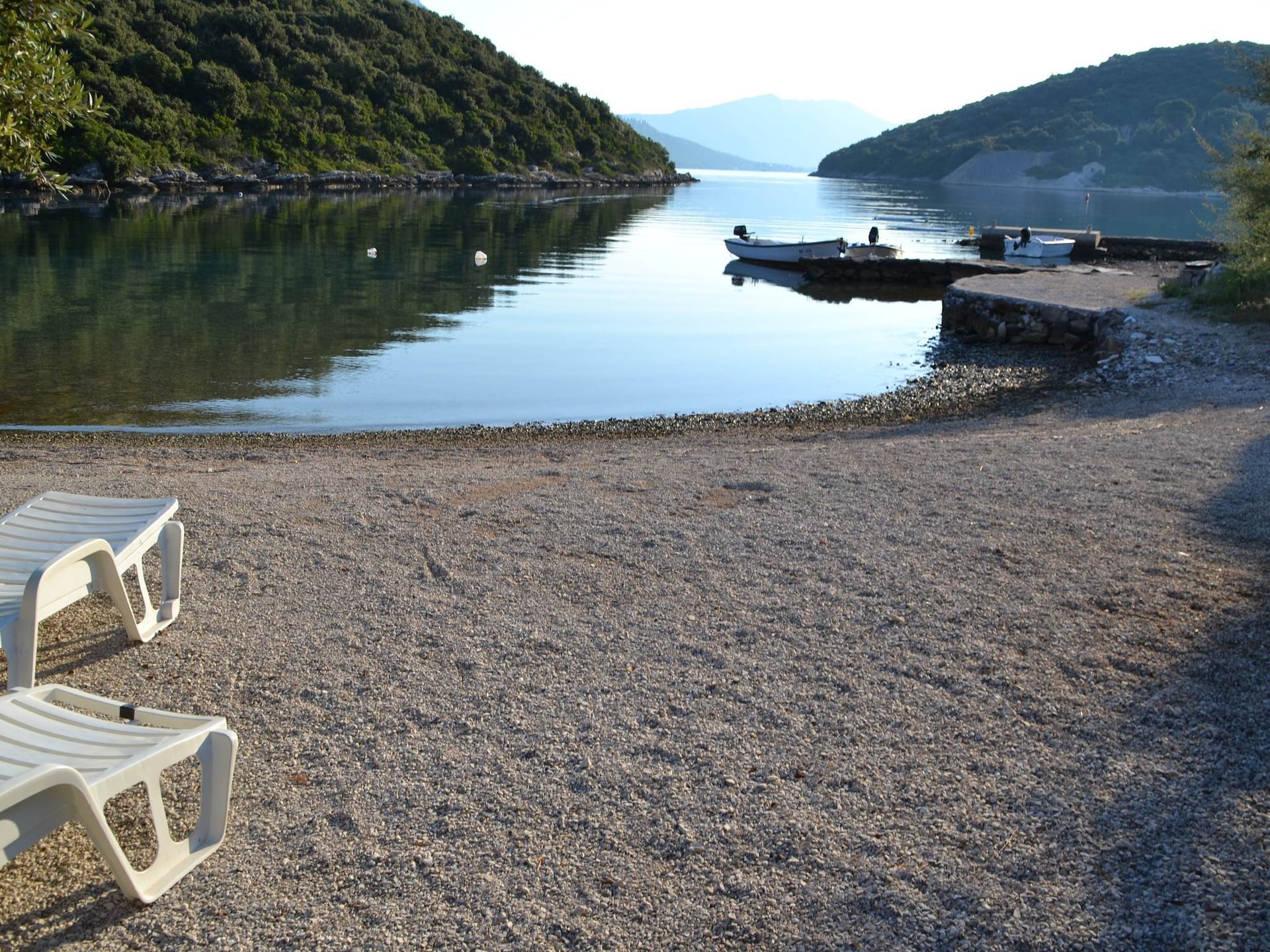 Licht appartement met zeezicht in rustige baai Vrbovica, Korcula - foto 26