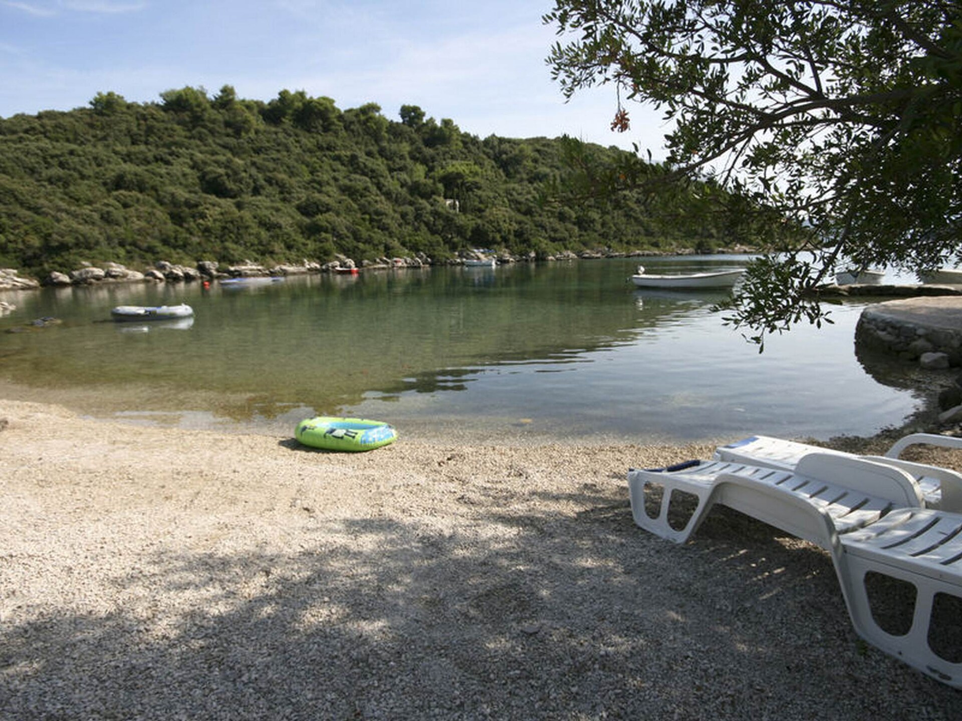 Licht appartement met zeezicht in rustige baai Vrbovica, Korcula - foto 31