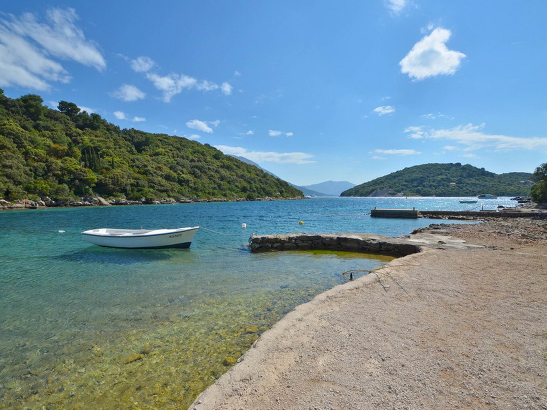 Licht appartement met zeezicht in rustige baai Vrbovica, Korcula - foto 35