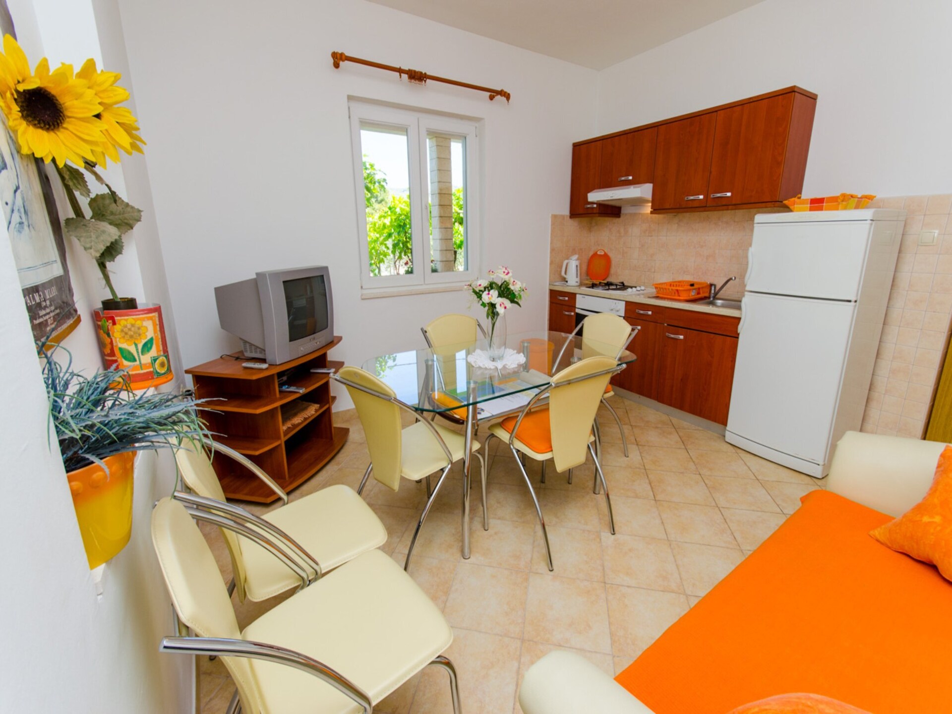 Knus appartement met zonnig terras op 200 meter van het strand in Trogir - foto 4