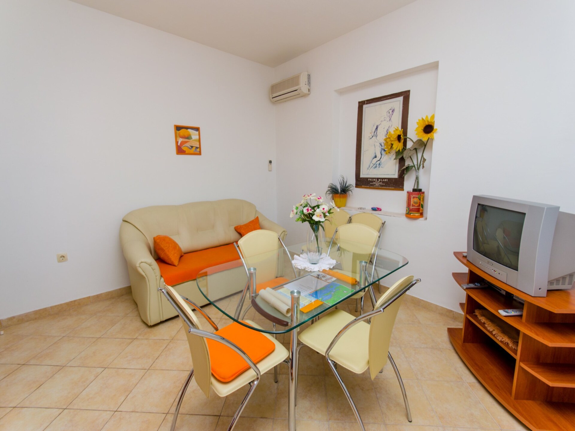 Knus appartement met zonnig terras op 200 meter van het strand in Trogir - foto 3