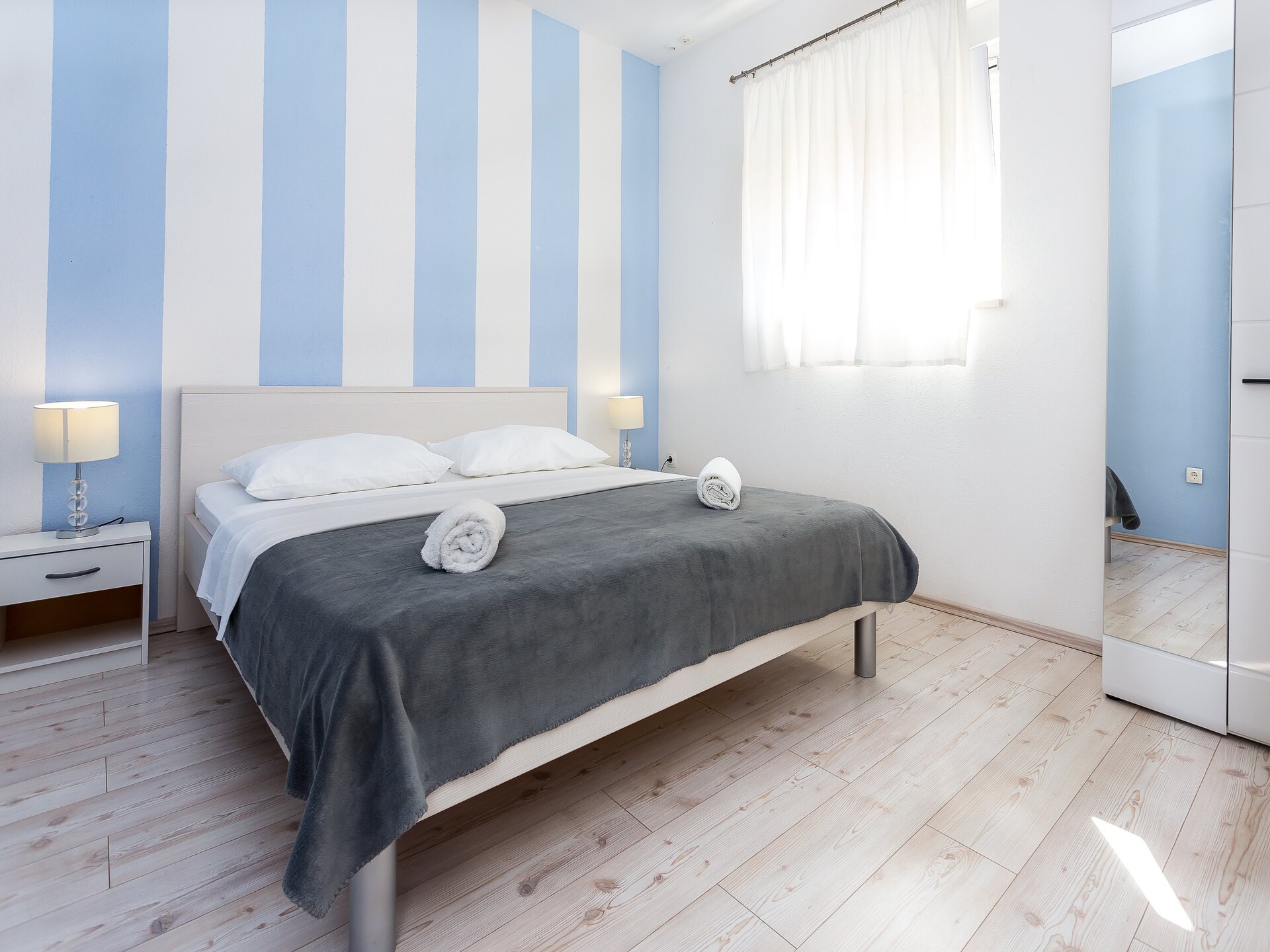 Ruim appartement met balkon en zeezicht op 200m van strand in Omis - foto 8