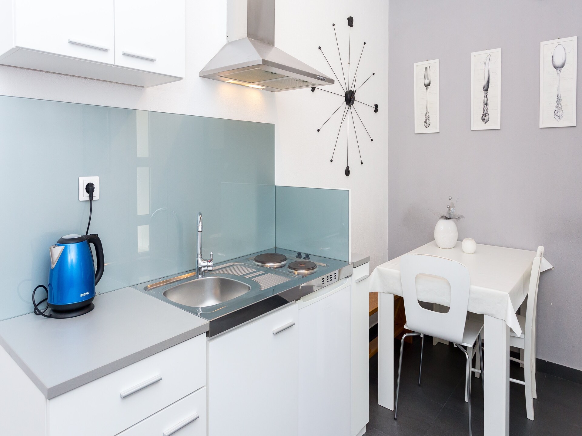 Ruim appartement met balkon en zeezicht op 200m van strand in Omis - foto 5
