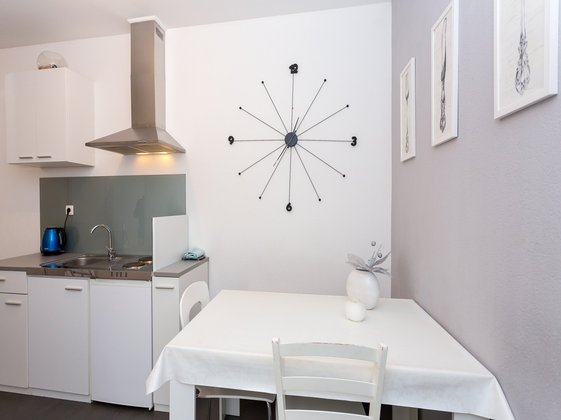 Ruim appartement met balkon en zeezicht op 200m van strand in Omis - foto 6
