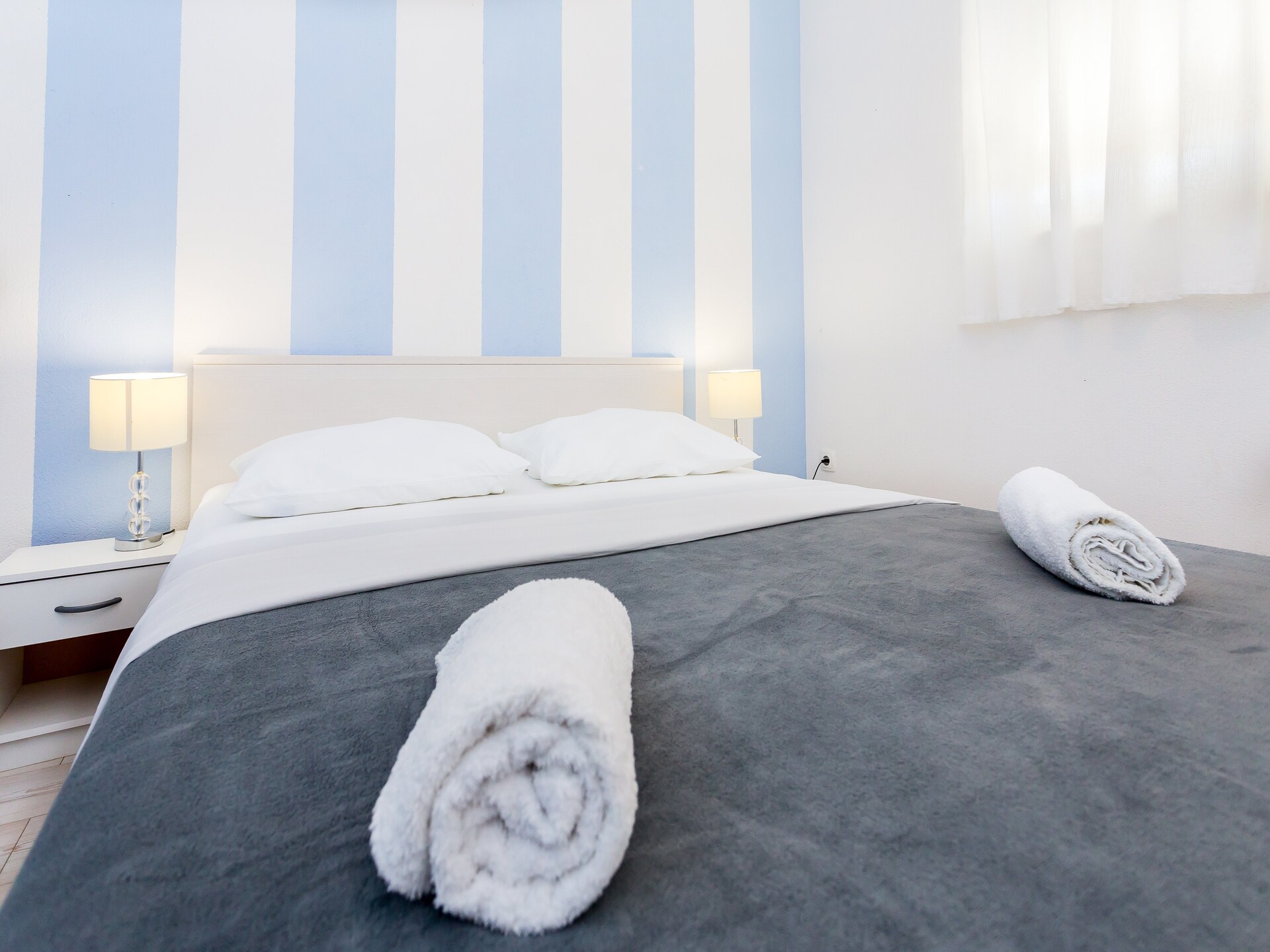 Ruim appartement met balkon en zeezicht op 200m van strand in Omis - foto 10