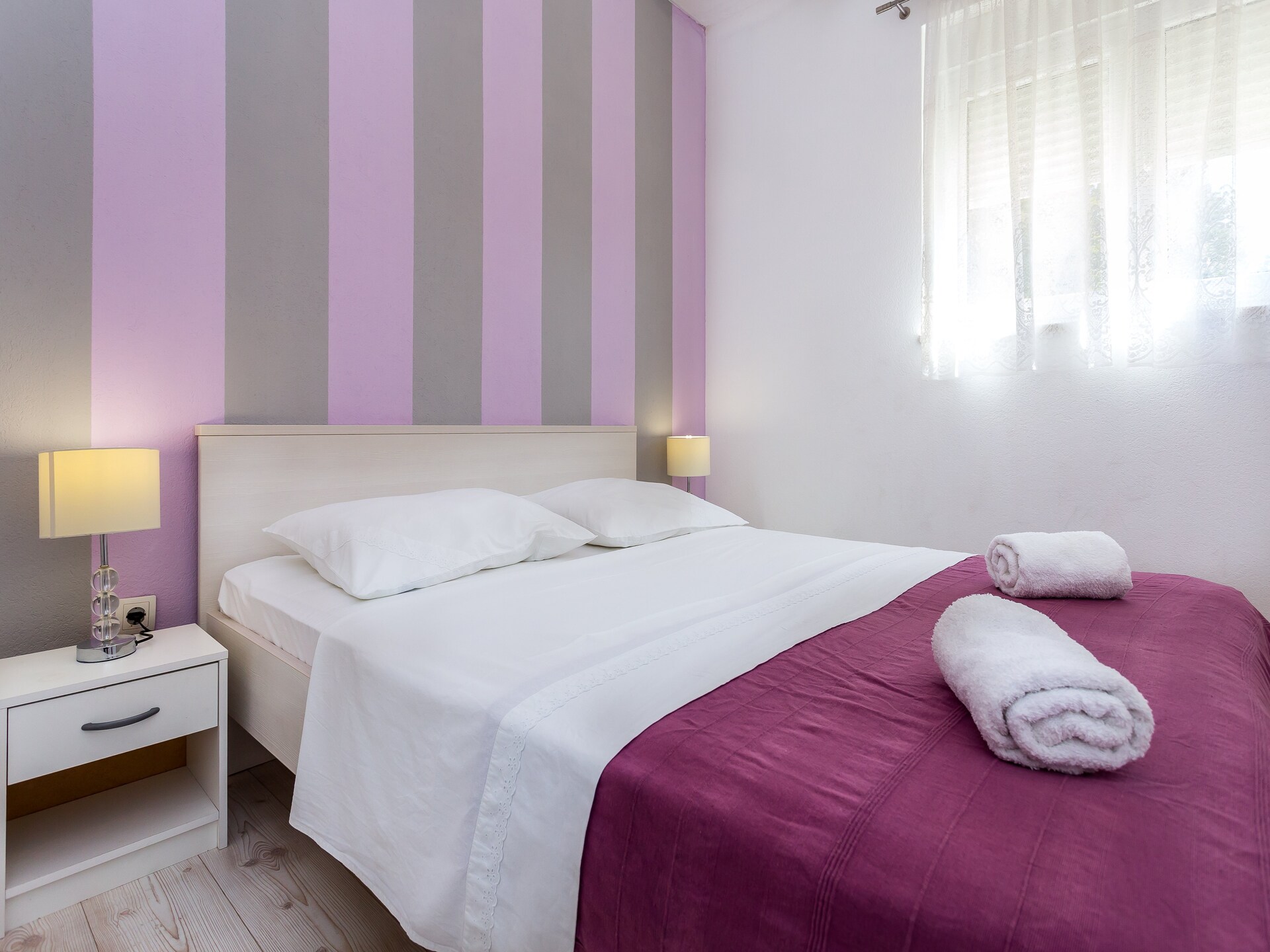Ruim appartement met balkon en zeezicht op 200m van strand in Omis - foto 12