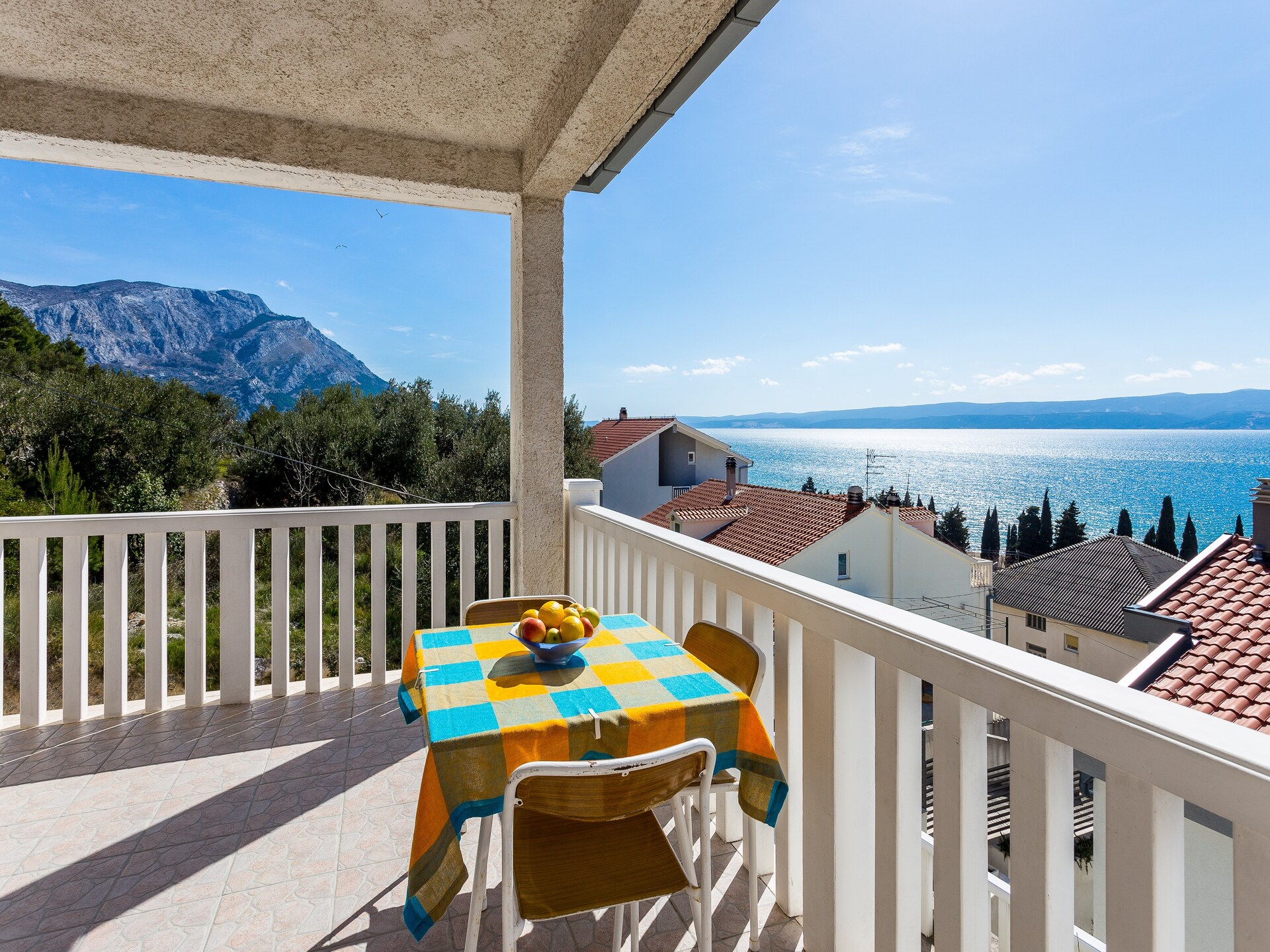 6-persoons appartement aan het strand in Omis met zeezicht - foto 1