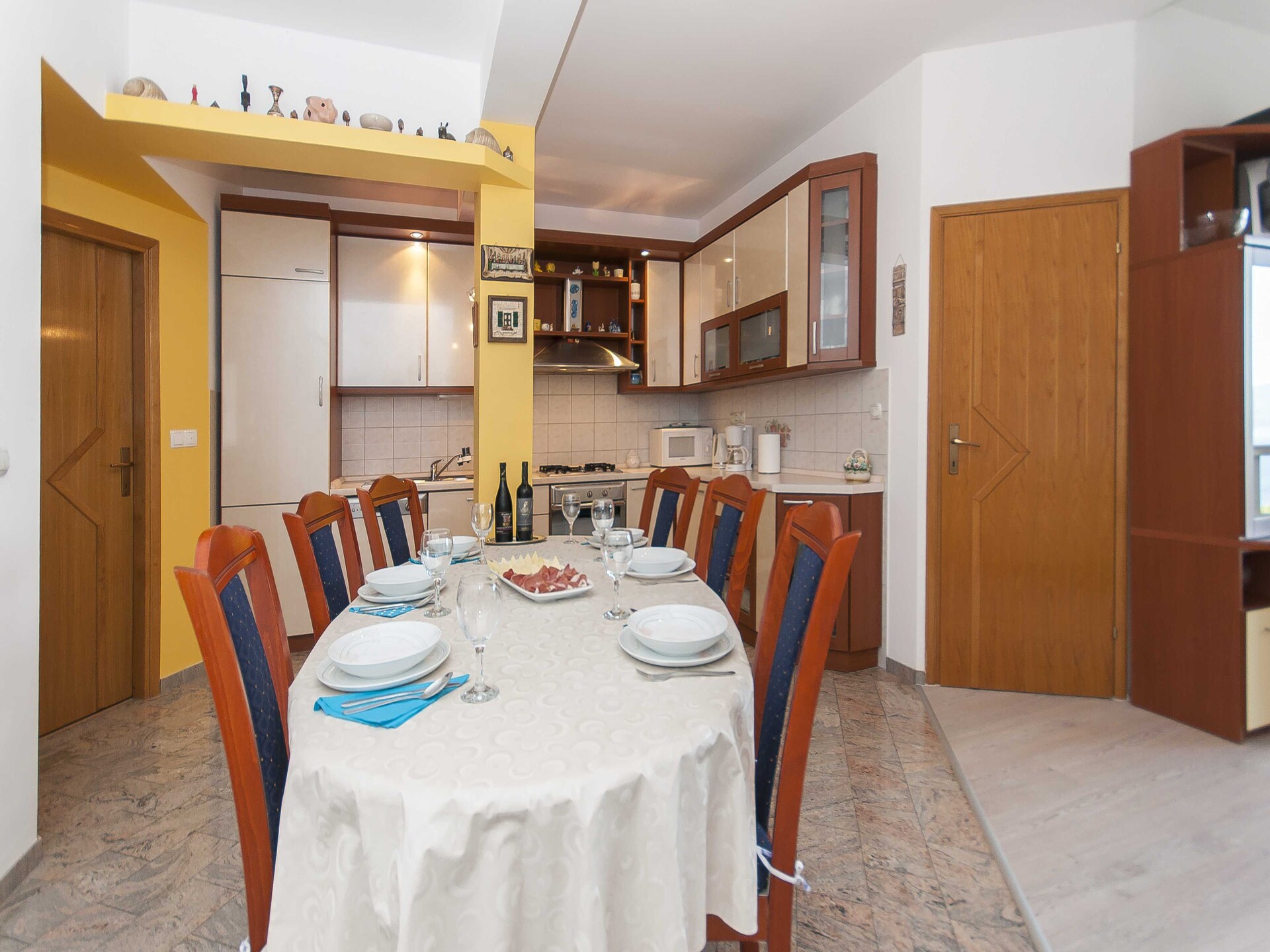 Ruim 8-persoons appartement met balkon en zeezicht in Stanici - foto 2