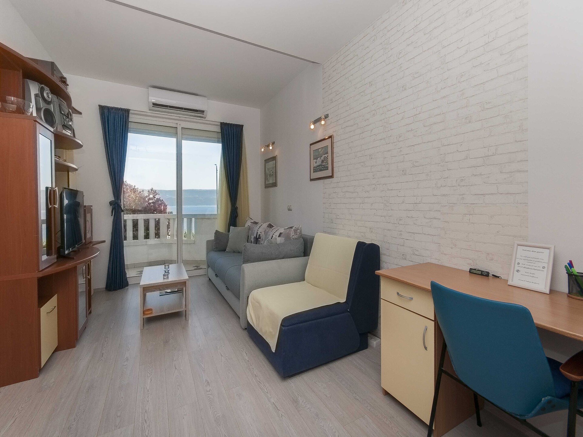 Ruim 8-persoons appartement met balkon en zeezicht in Stanici - foto 15