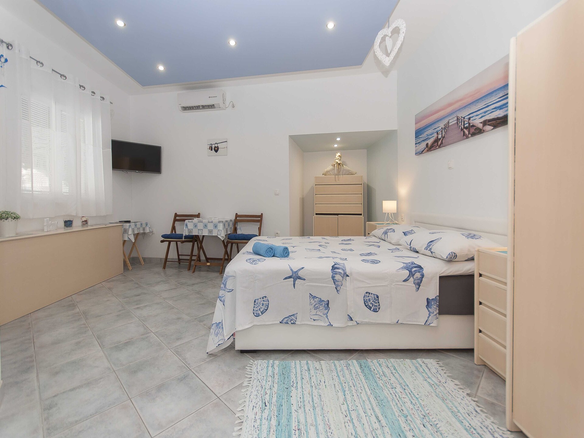 Ruim 8-persoons appartement met balkon en zeezicht in Stanici - foto 9