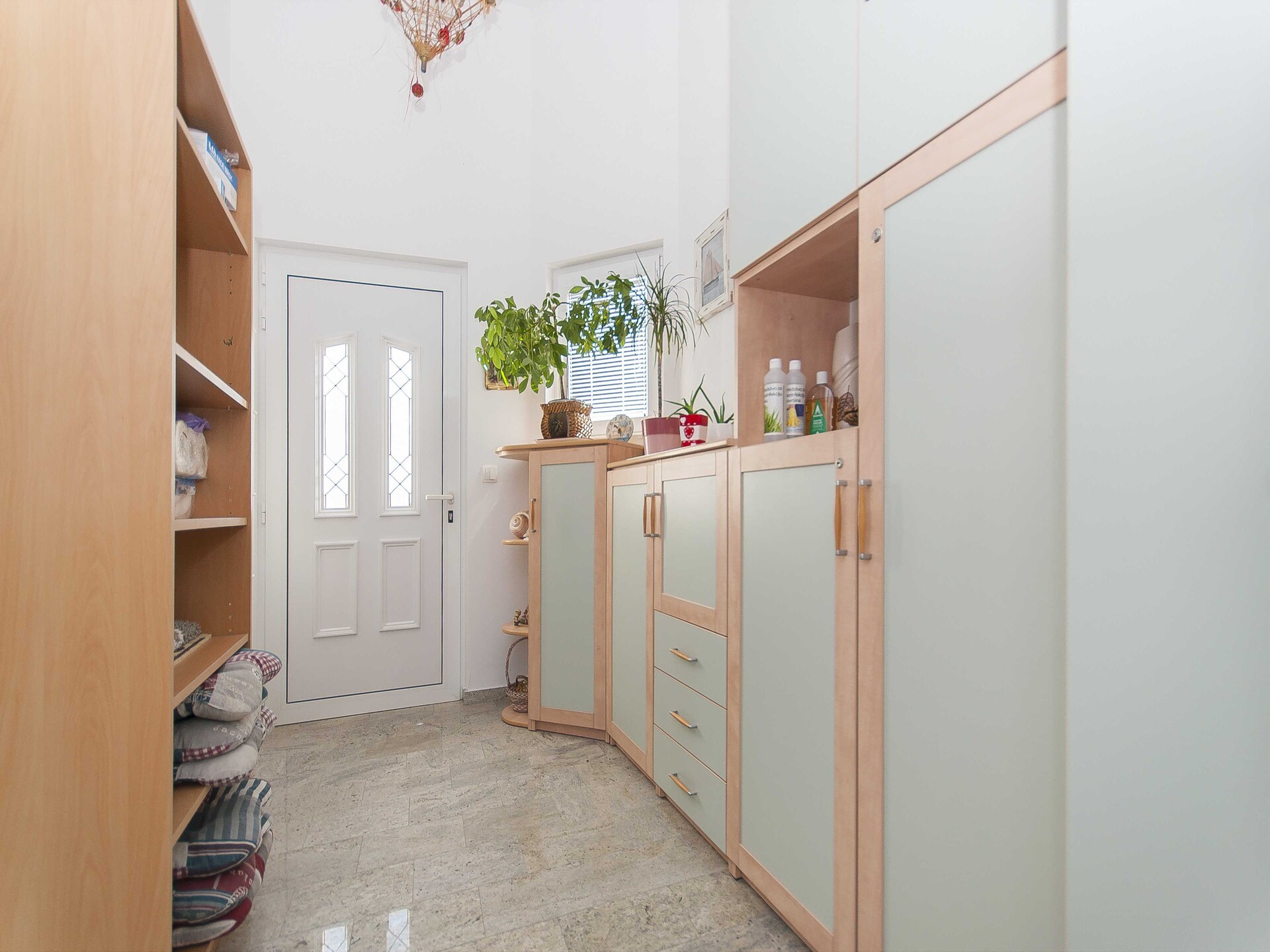 Ruim 8-persoons appartement met balkon en zeezicht in Stanici - foto 13