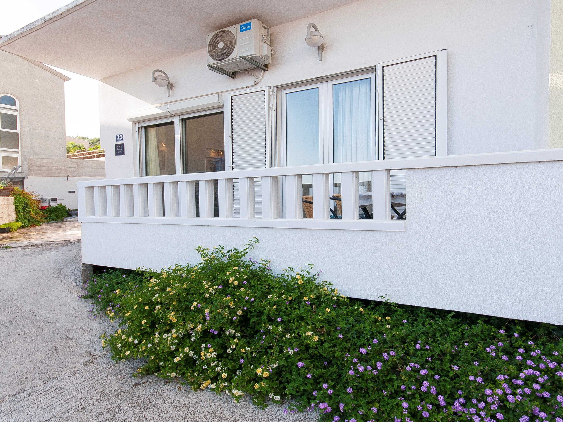 Ruim 8-persoons appartement met balkon en zeezicht in Stanici - foto 20