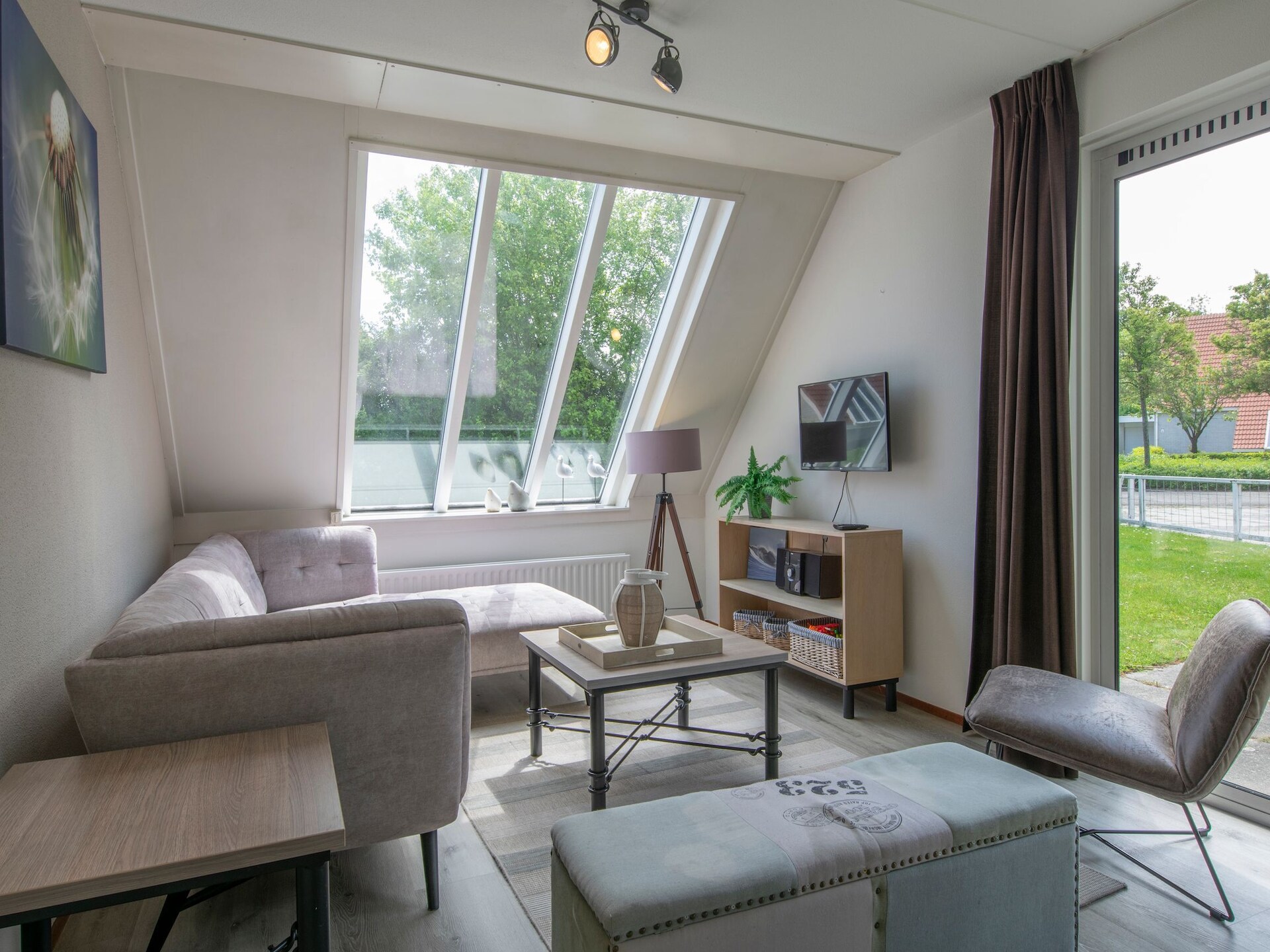 Vrijstaande gerestylede villa op 1 km van het strand in Scharendijke - foto 2