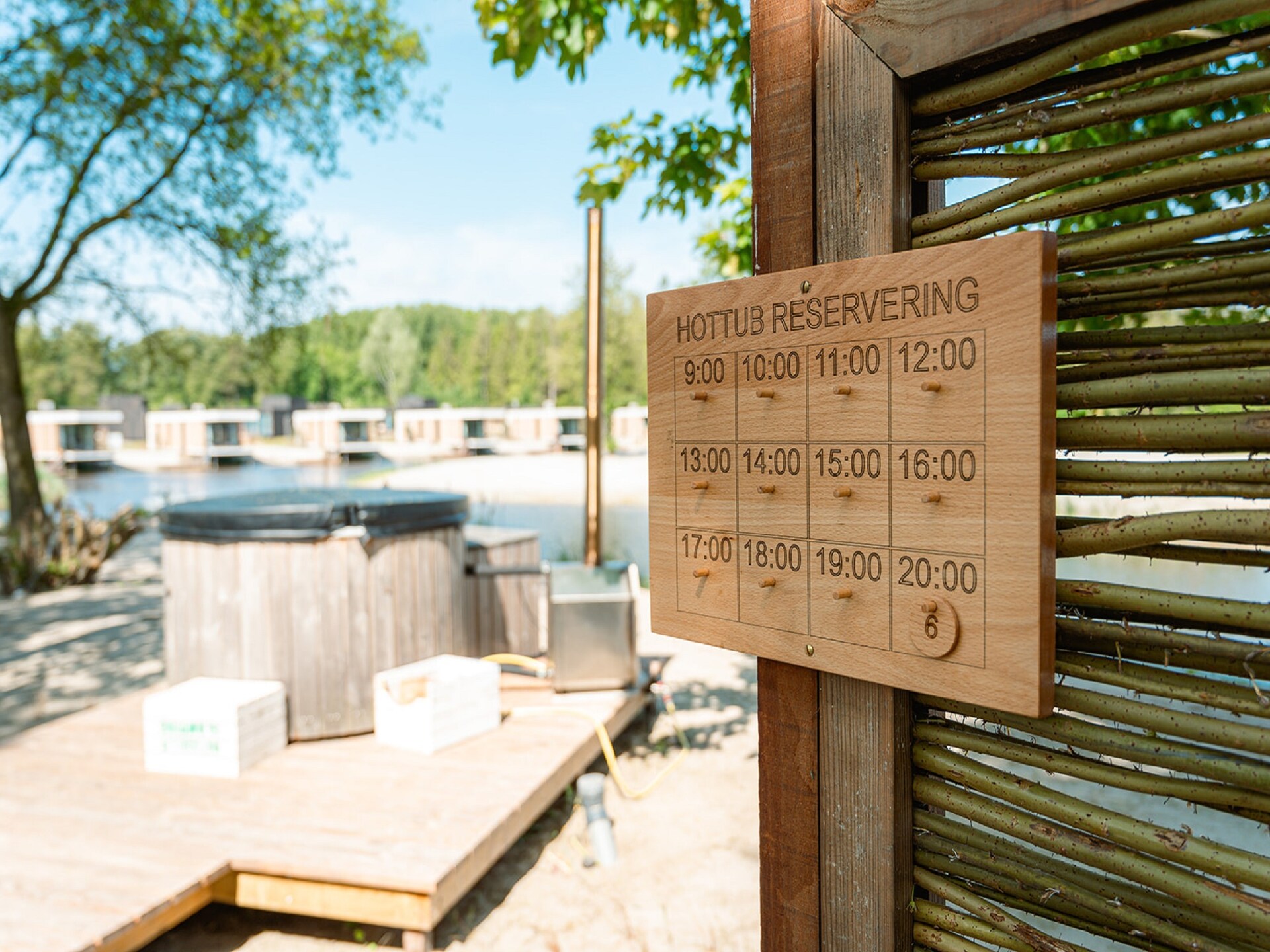 Ruime glampingtent voor 7 personen op Resort de Parel in Zeewolde - foto 16