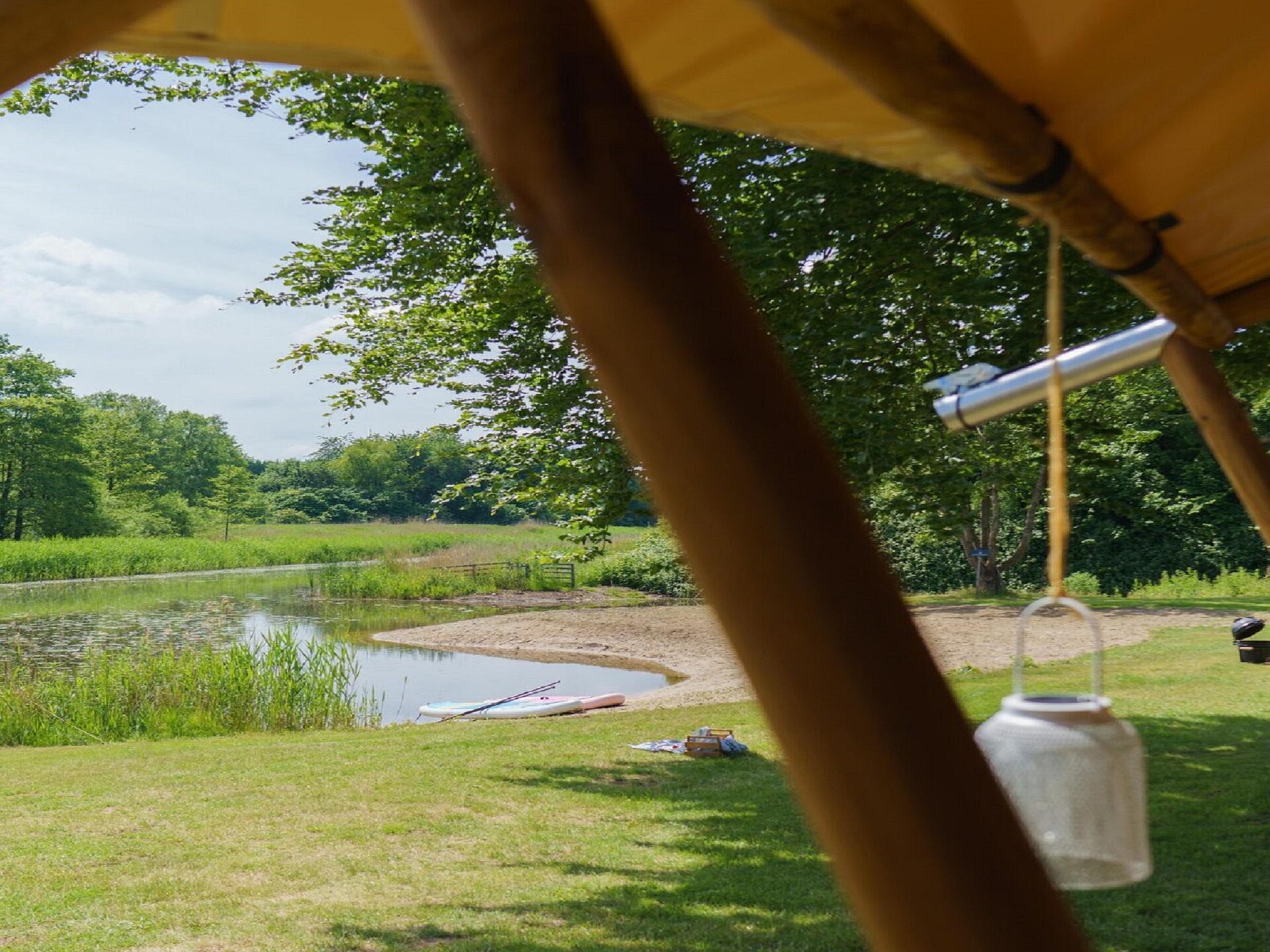 Ruime glampingtent voor 7 personen op Resort de Parel in Zeewolde - foto 13
