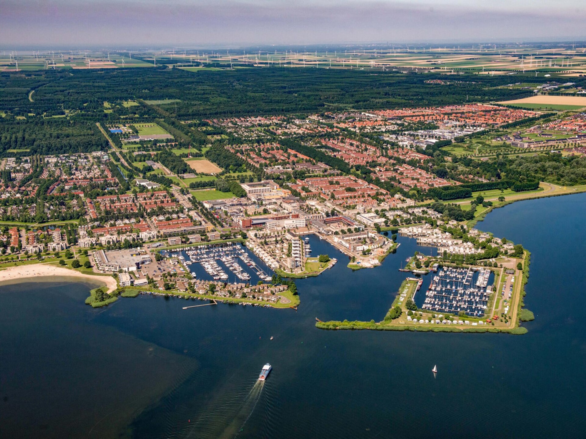 Ruime glampingtent voor 7 personen op Resort de Parel in Zeewolde - foto 37