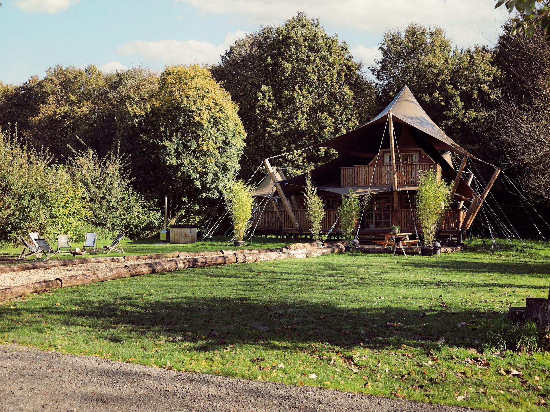 Luxe glampingtent met 3 badkamers en balkon op Resort de Parel in Zeewolde - foto 29