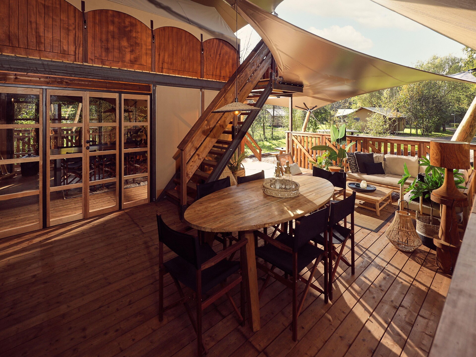 Luxe glampingtent met 3 badkamers en balkon op Resort de Parel in Zeewolde - foto 3