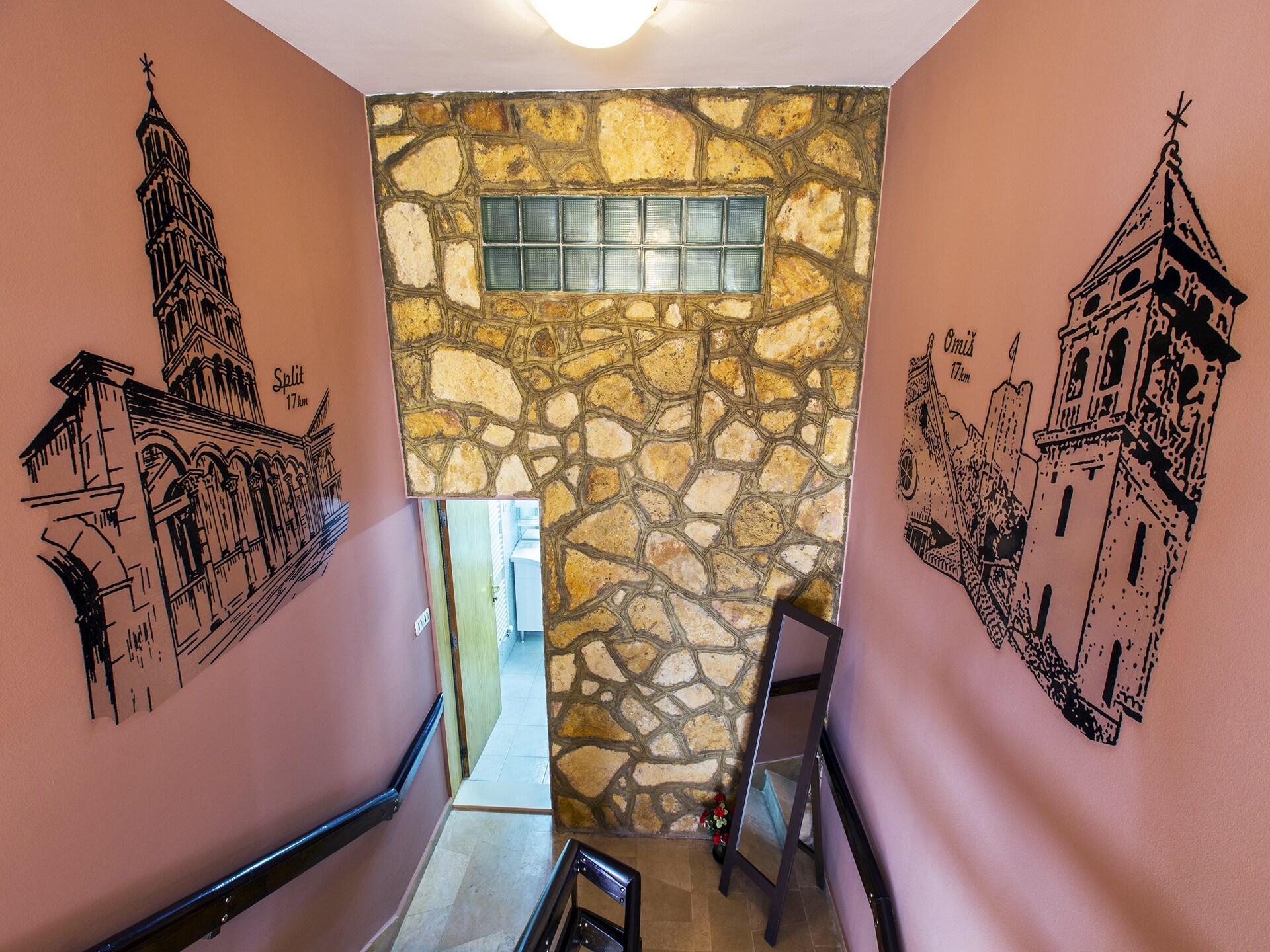 Ruime vier-slaapkamer villa met privézwembad en uitzicht bij Split - foto 24