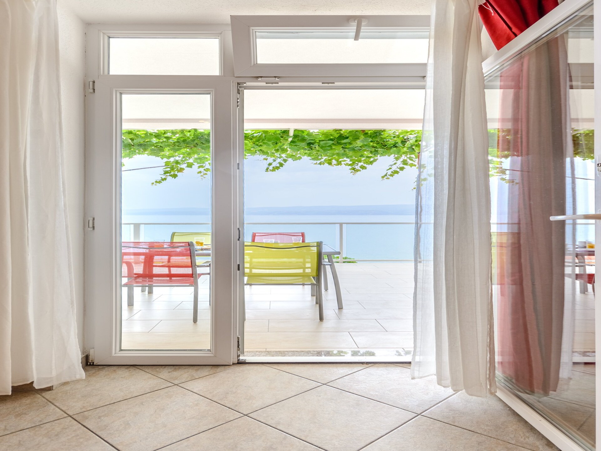 Comfortabel appartement aan zee met terras en uitzicht in Dugi Rat - foto 23