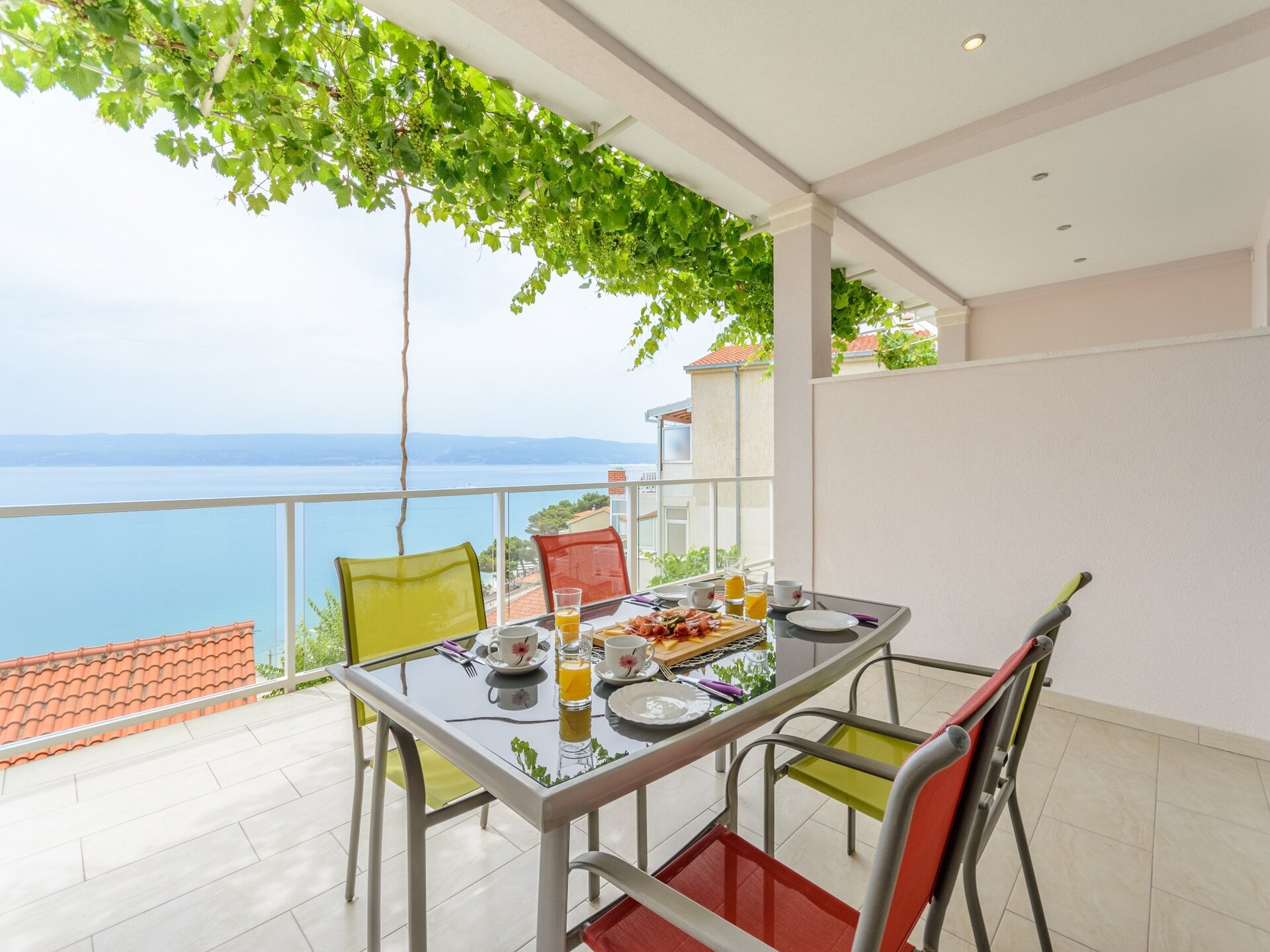 Comfortabel appartement aan zee in Dugi Rat met terras en uitzicht - foto 2