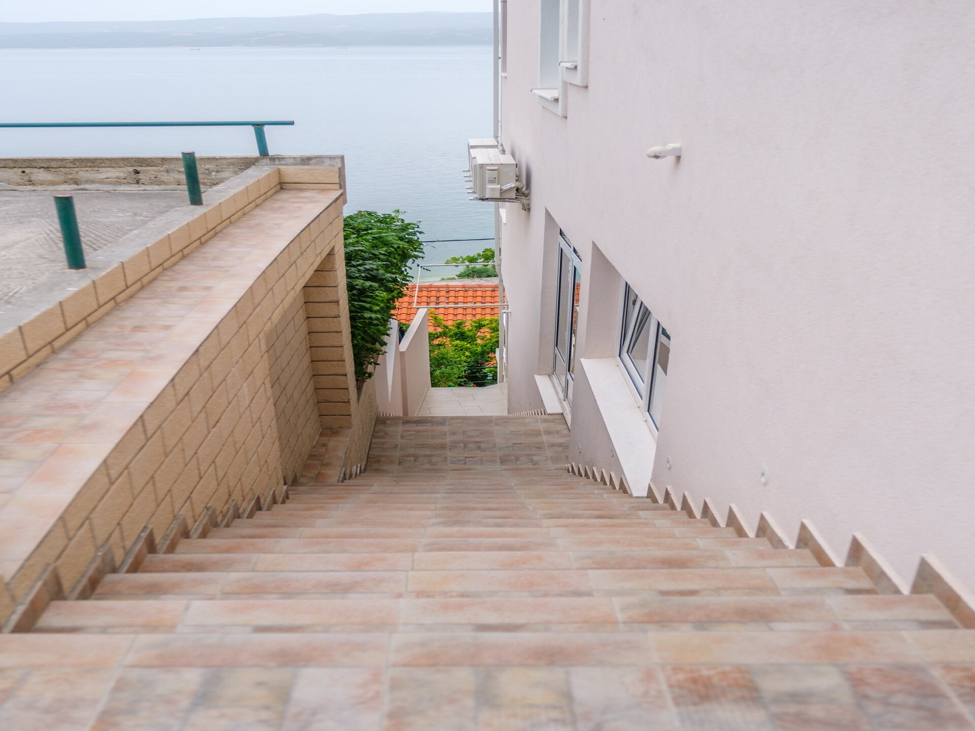 Comfortabel appartement aan zee in Dugi Rat met terras en uitzicht - foto 22