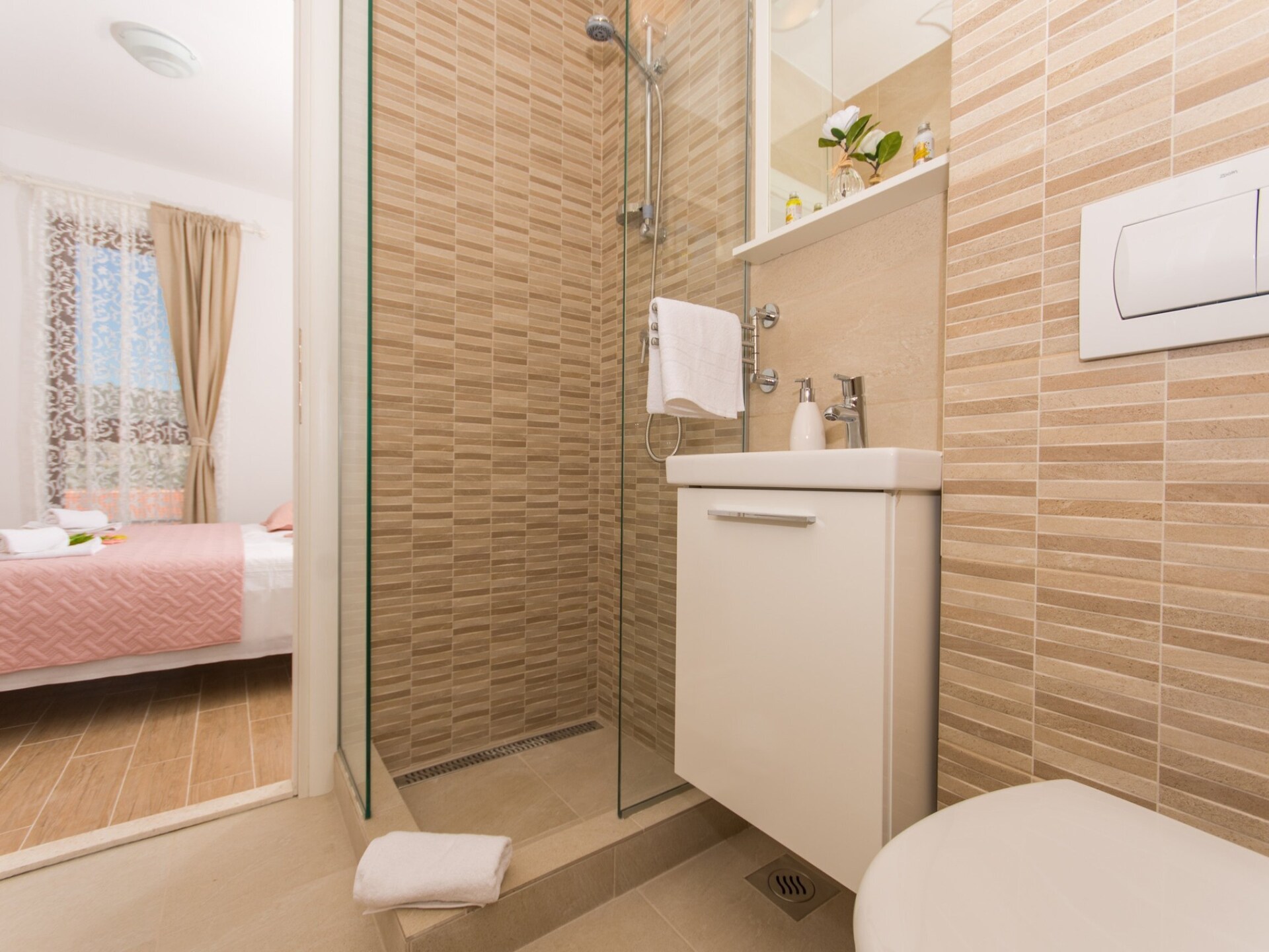 Appartement met zeezicht en zwembad op 100m van het strand van Drvenik Veliki - foto 32