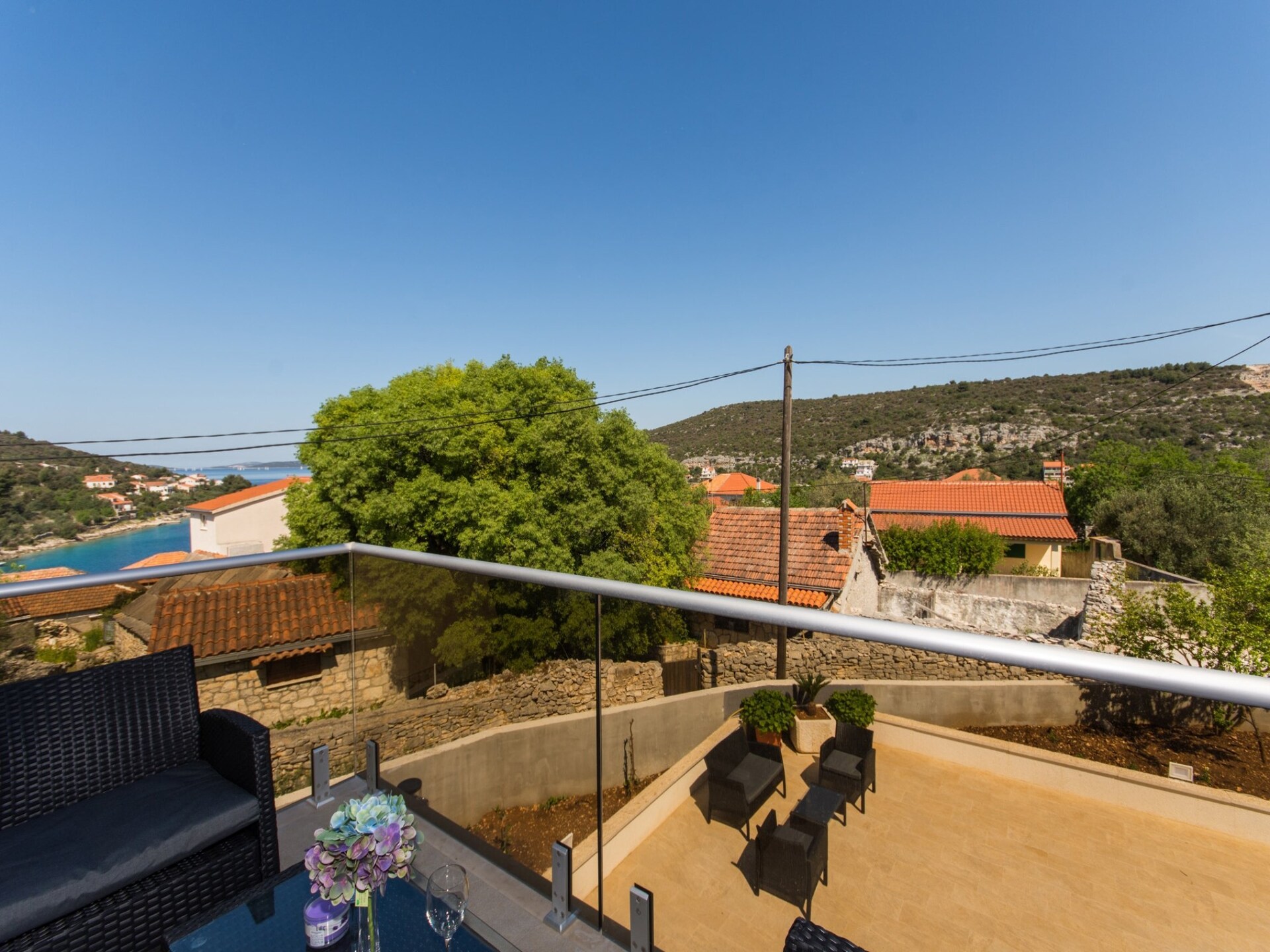 Appartement met zeezicht en zwembad op 100m van het strand van Drvenik Veliki - foto 36