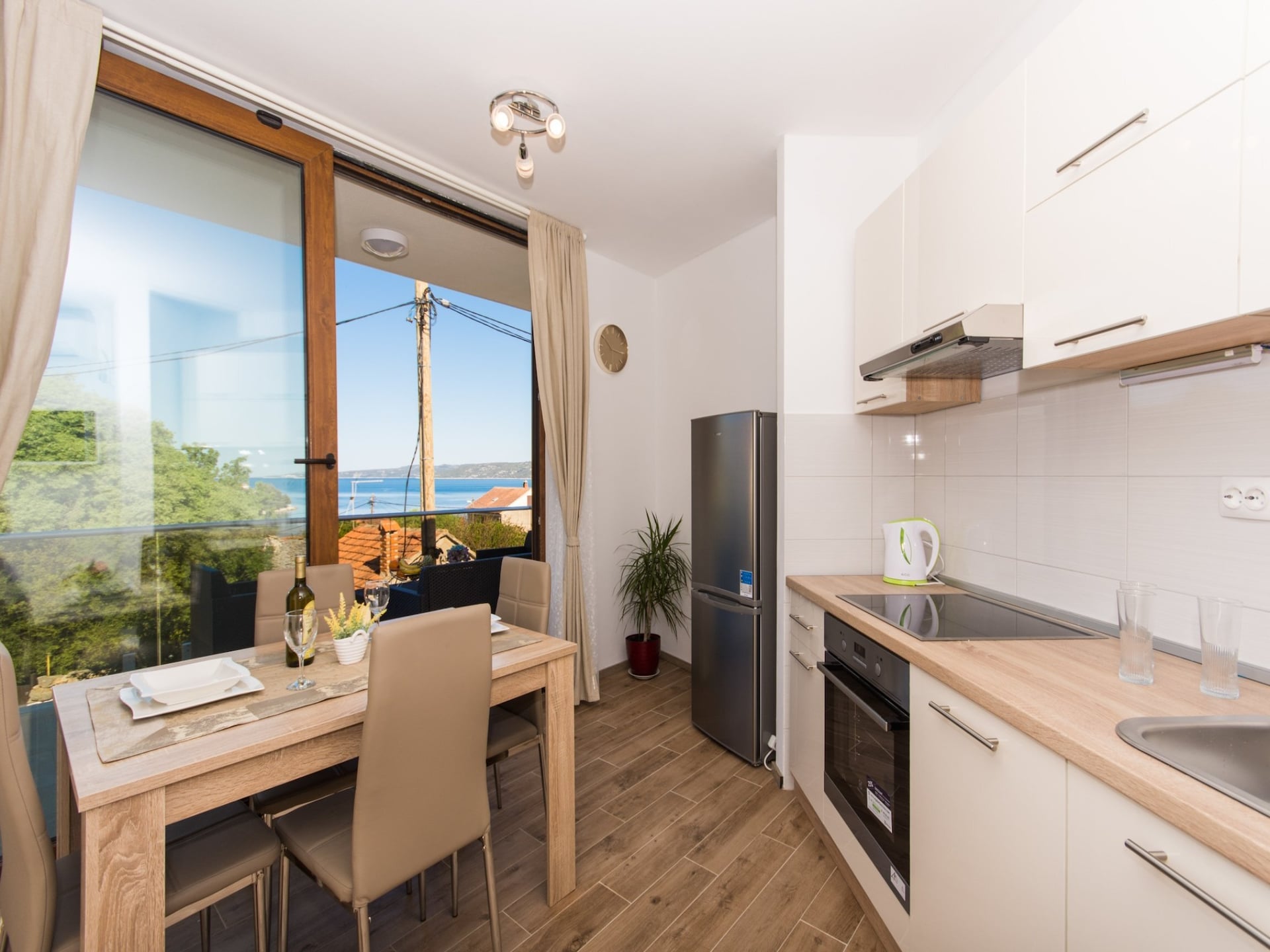 Appartement met zeezicht en zwembad op 100m van het strand van Drvenik Veliki - foto 16
