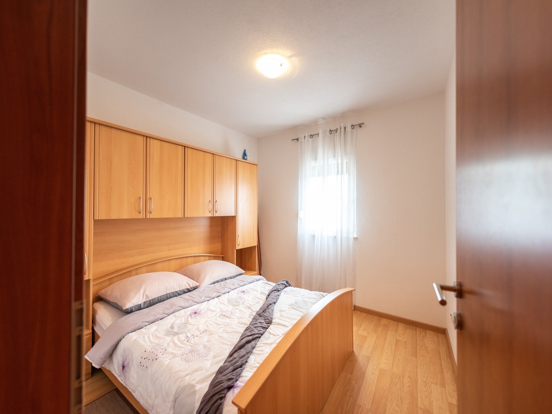 Ruim appartement met balkon vlakbij zee in Vinisce - foto 6