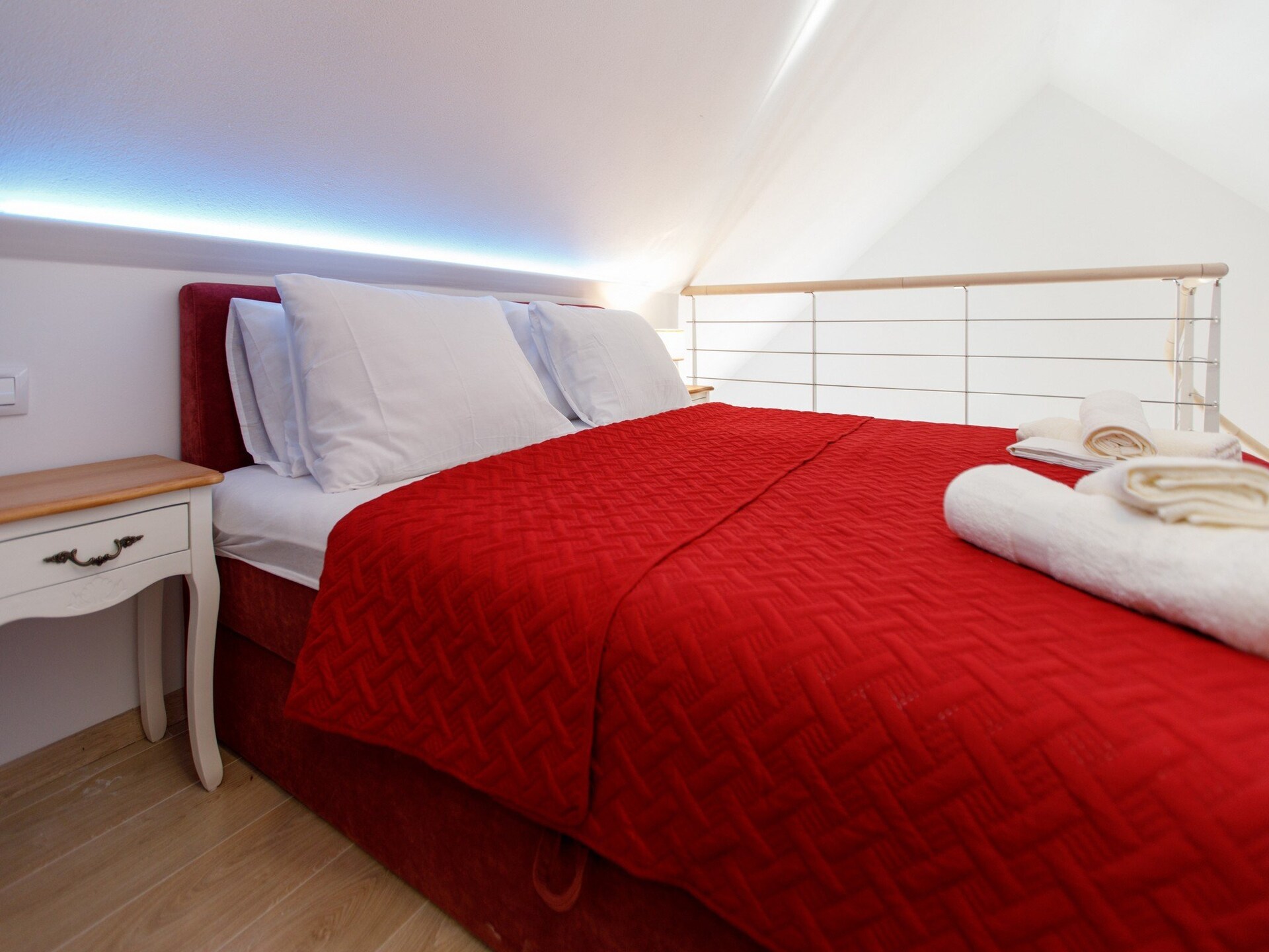Villa Balarin: Stenen vakantiehuis met terras en uitzicht op zee in Bol, Brač - foto 11