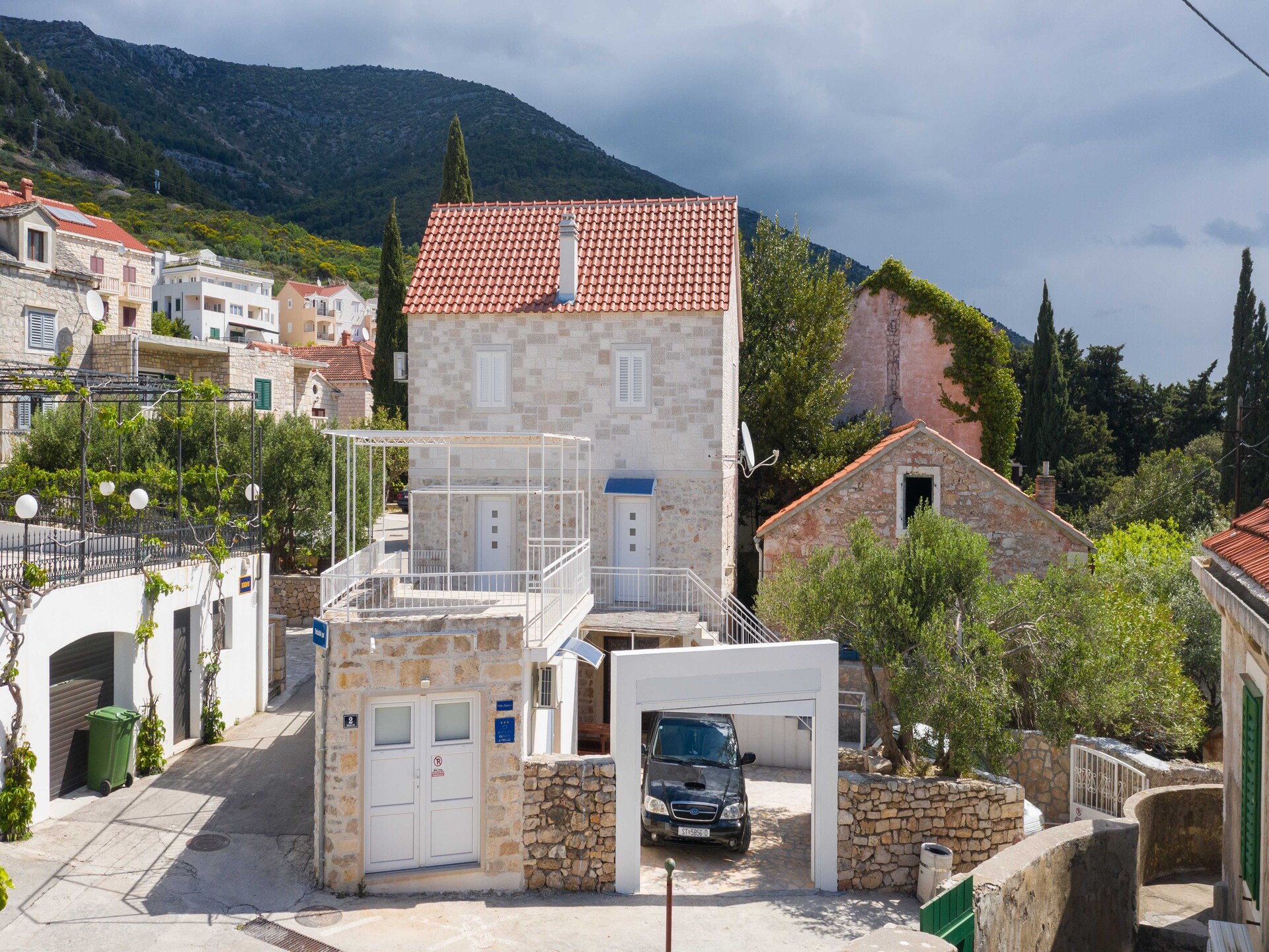 Villa Balarin: Stenen vakantiehuis met terras en uitzicht op zee in Bol, Brač - foto 22