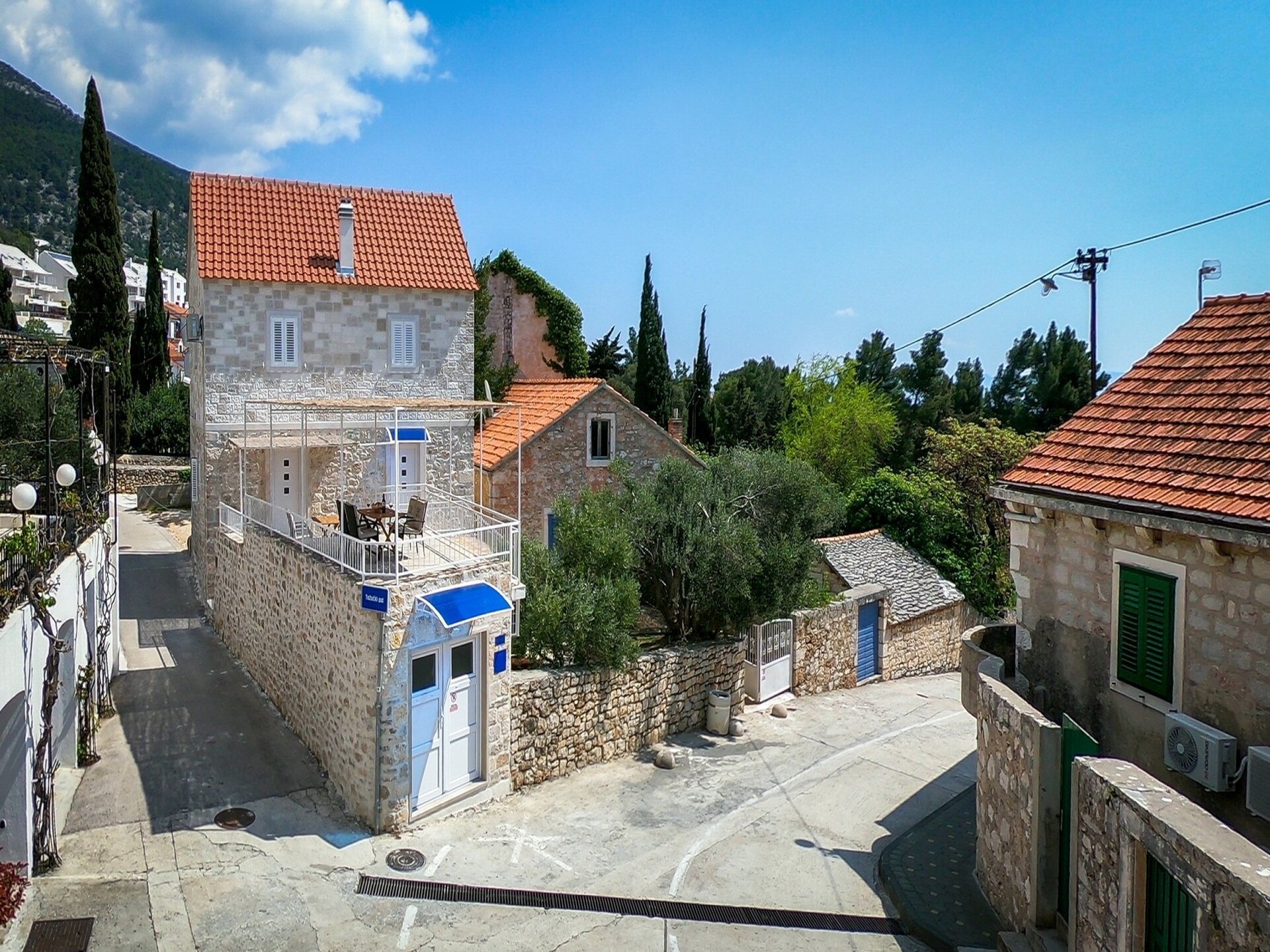 Villa Balarin: Stenen vakantiehuis met terras en uitzicht op zee in Bol, Brač - foto 21