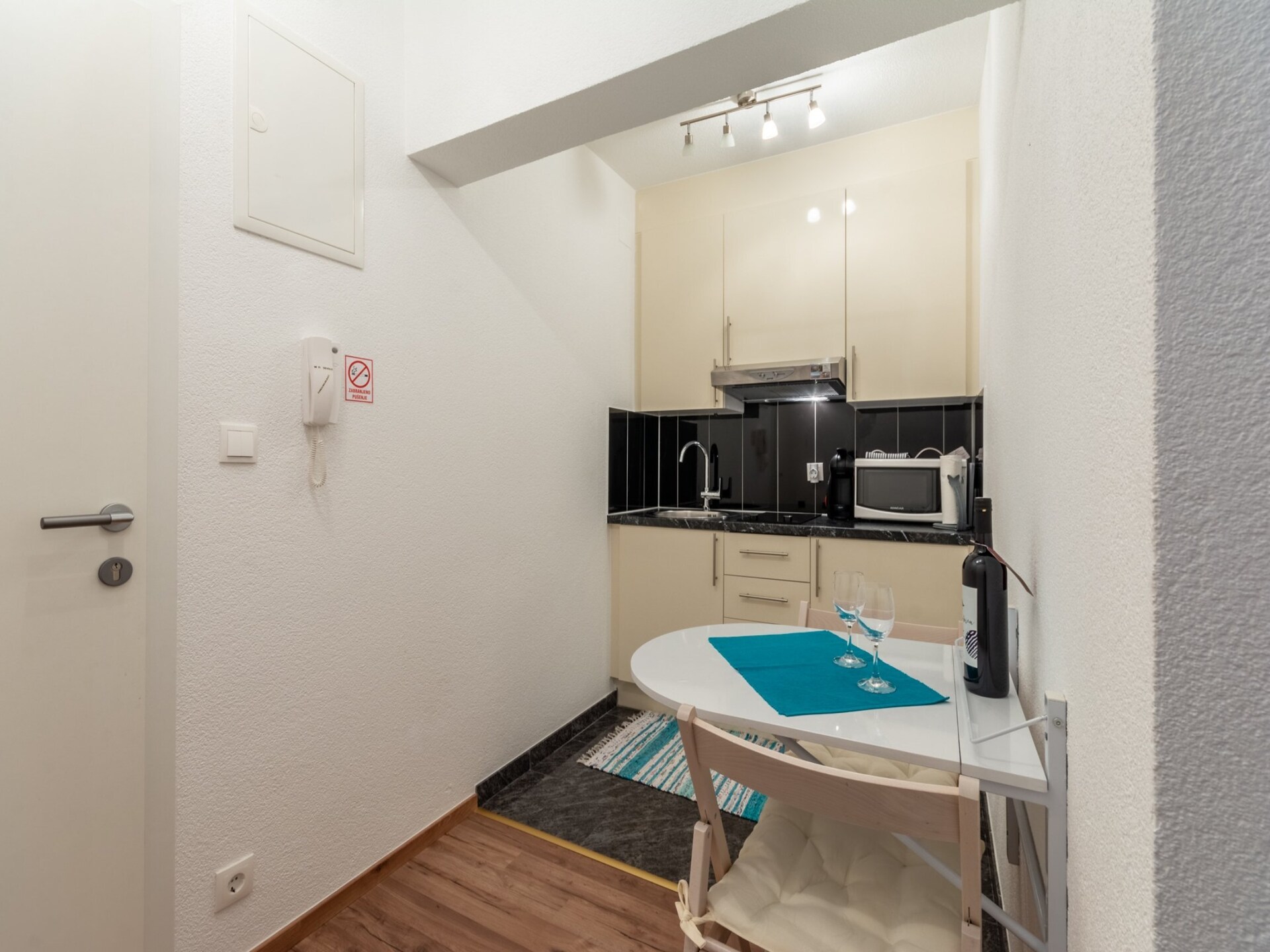 Studio met balkon en uitzicht op zee in het rustige Stanici bij Omiš - foto 3