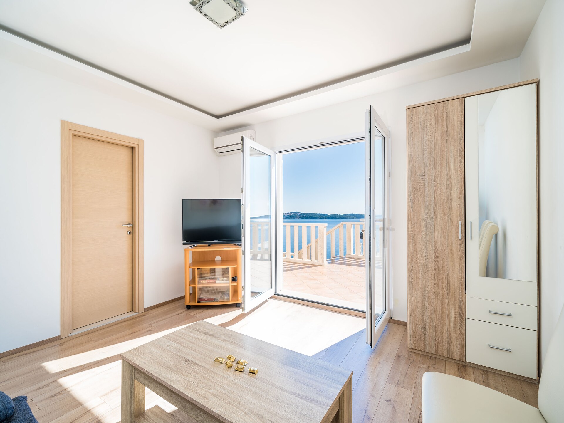 Rustiek appartement met balkon en zeezicht op 200m van het strand in Mlini - foto 3