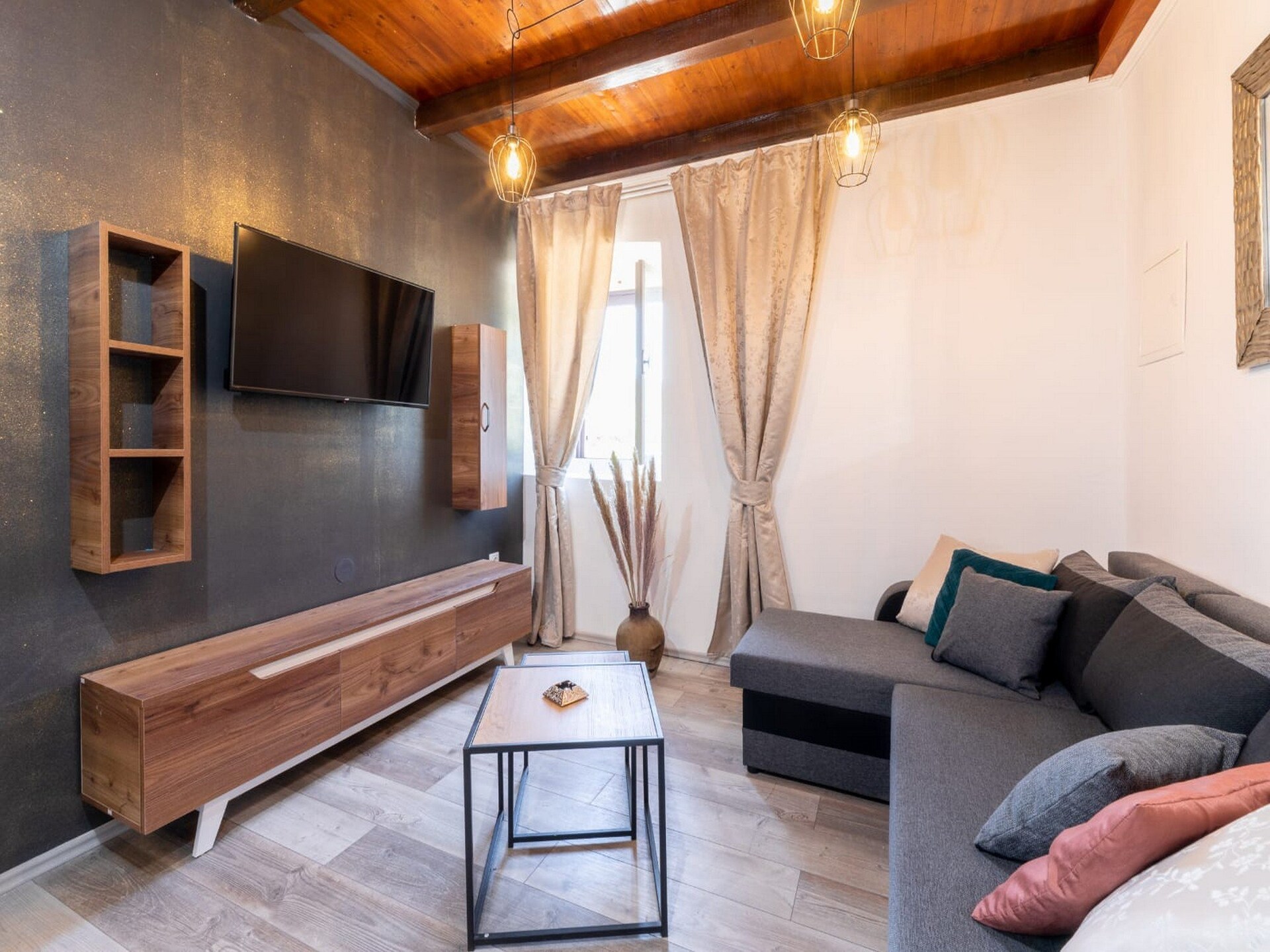 Authentiek stenen huis voor 7 bij Smokvica met zwembad en zeezicht - foto 6