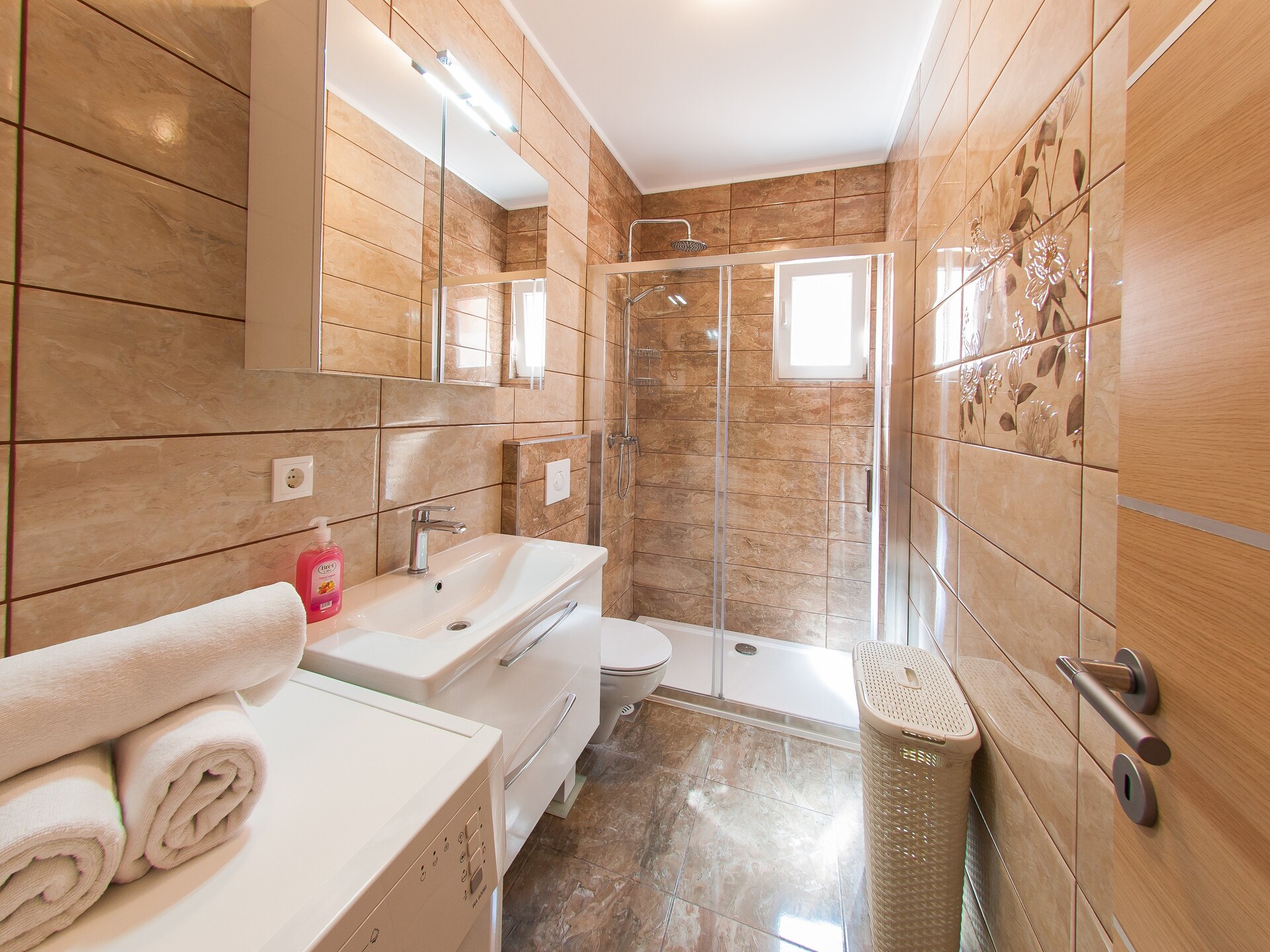 Luxe 3-slaapkamer appartement met terras in Stobrec, vlakbij Split - foto 24