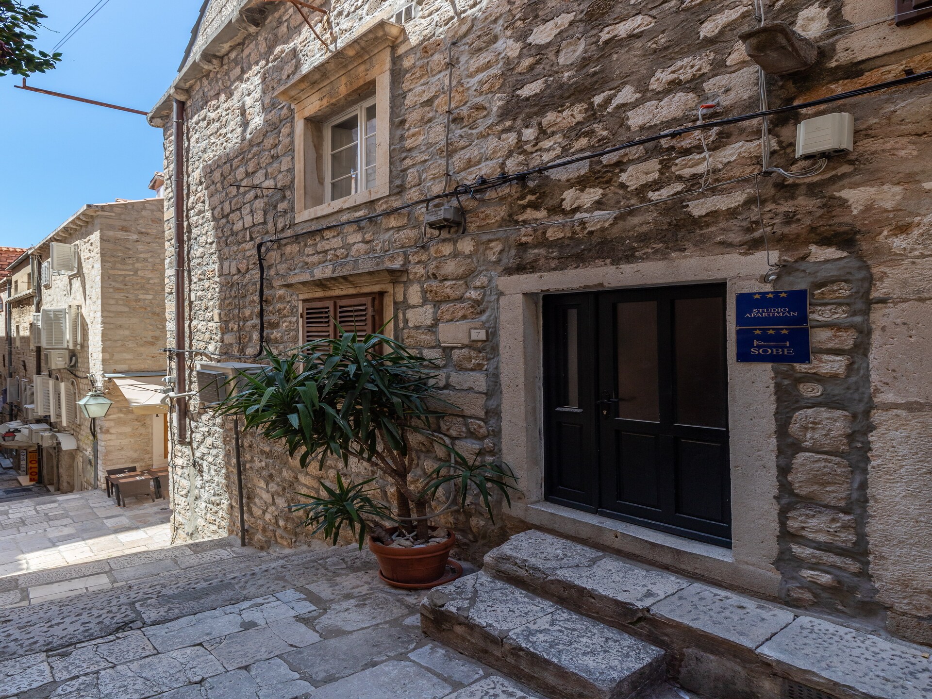 Knus nestje in de oude stad van Dubrovnik, vlak bij Stradun - foto 12