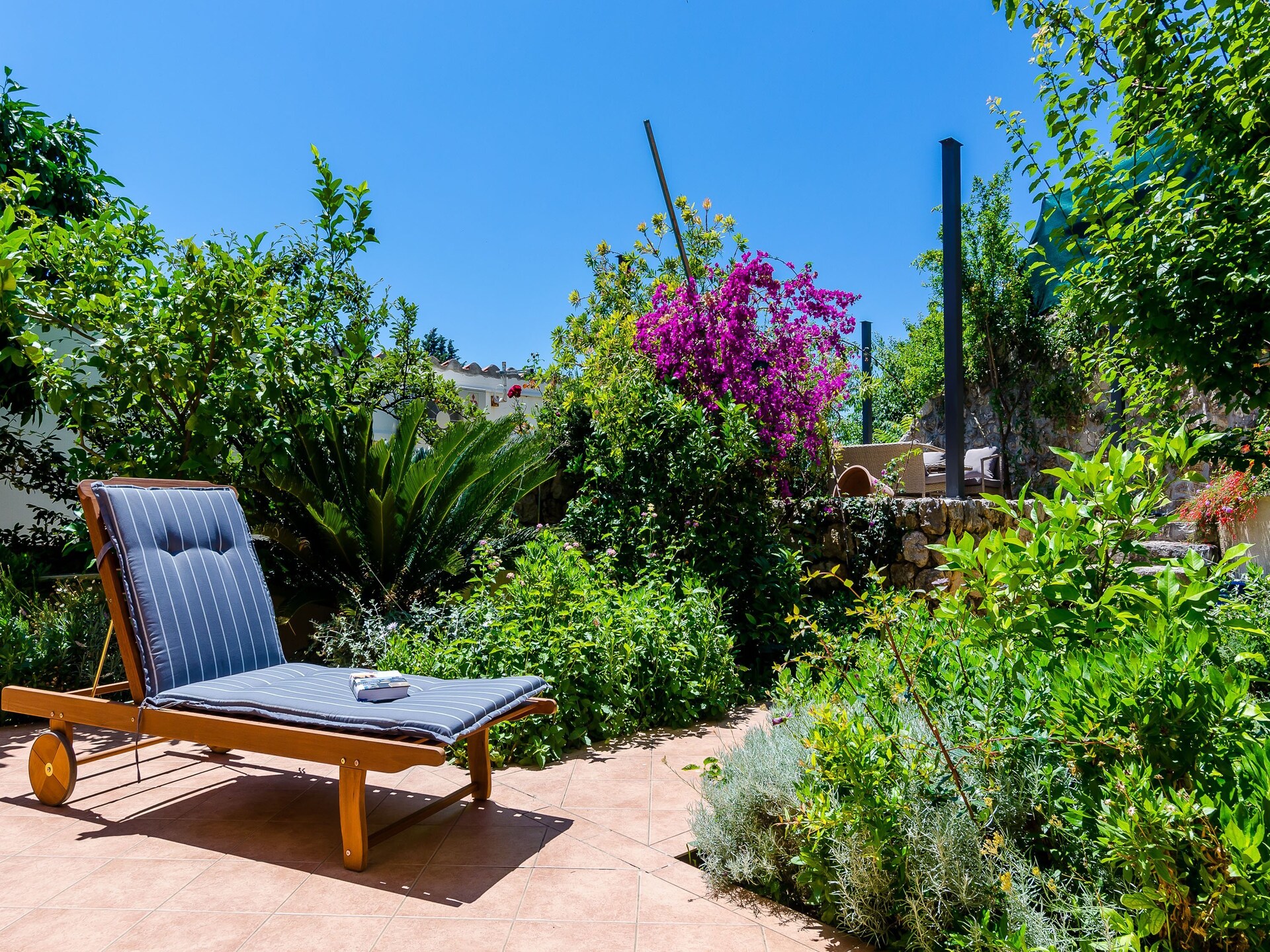Privé-appartement met tuin en terras in de exclusieve wijk Ploče, op 300m van strand - foto 1