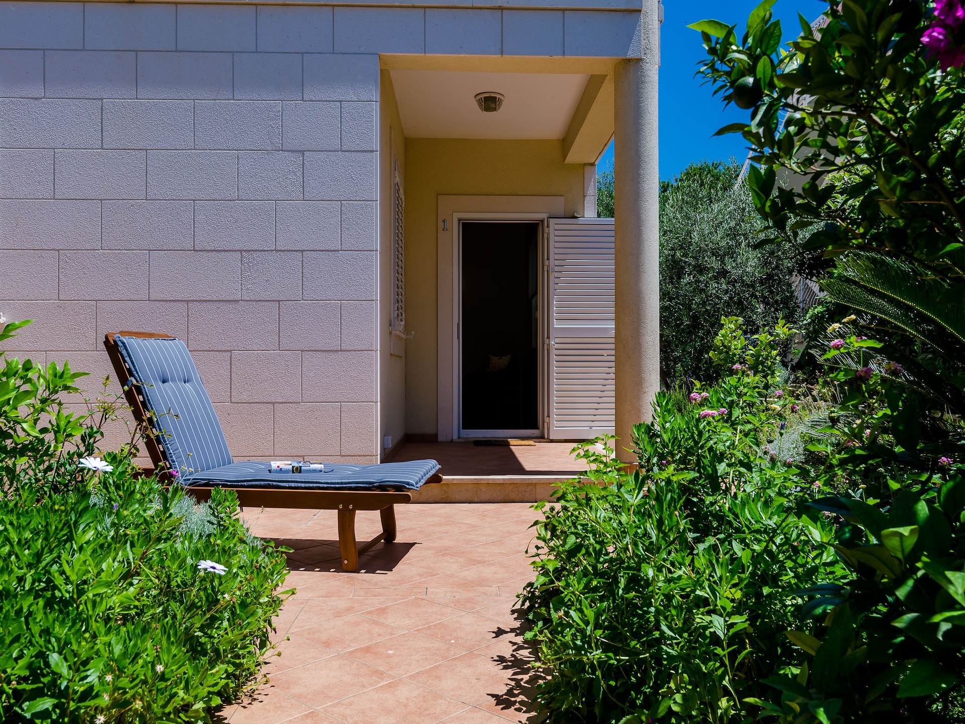 Privé-appartement met tuin en terras in de exclusieve wijk Ploče, op 300m van strand - foto 18