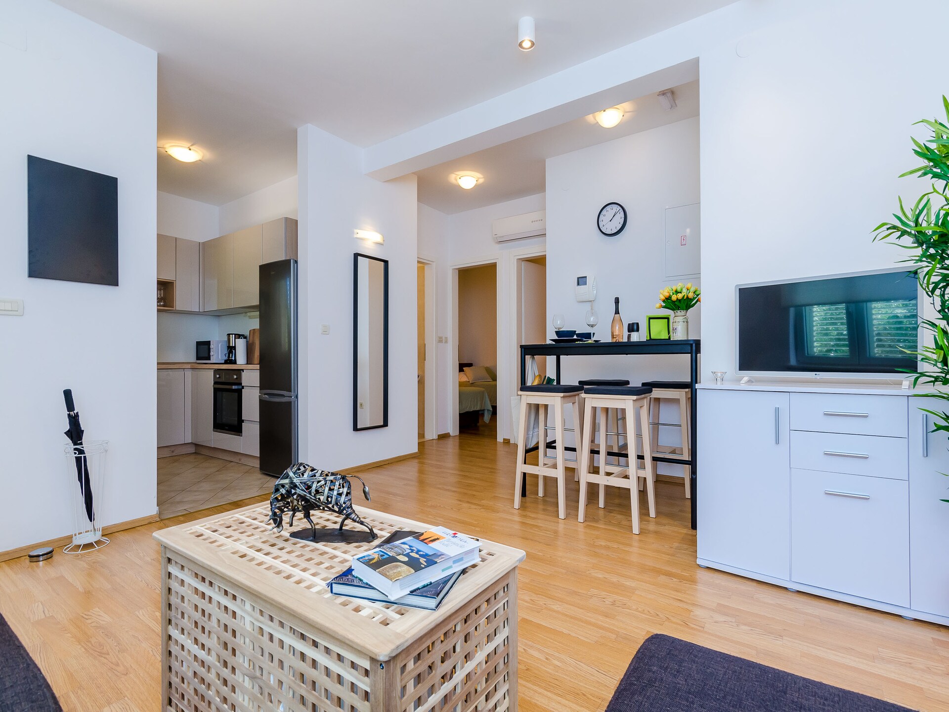 Privé-appartement met tuin en terras in de exclusieve wijk Ploče, op 300m van strand - foto 4