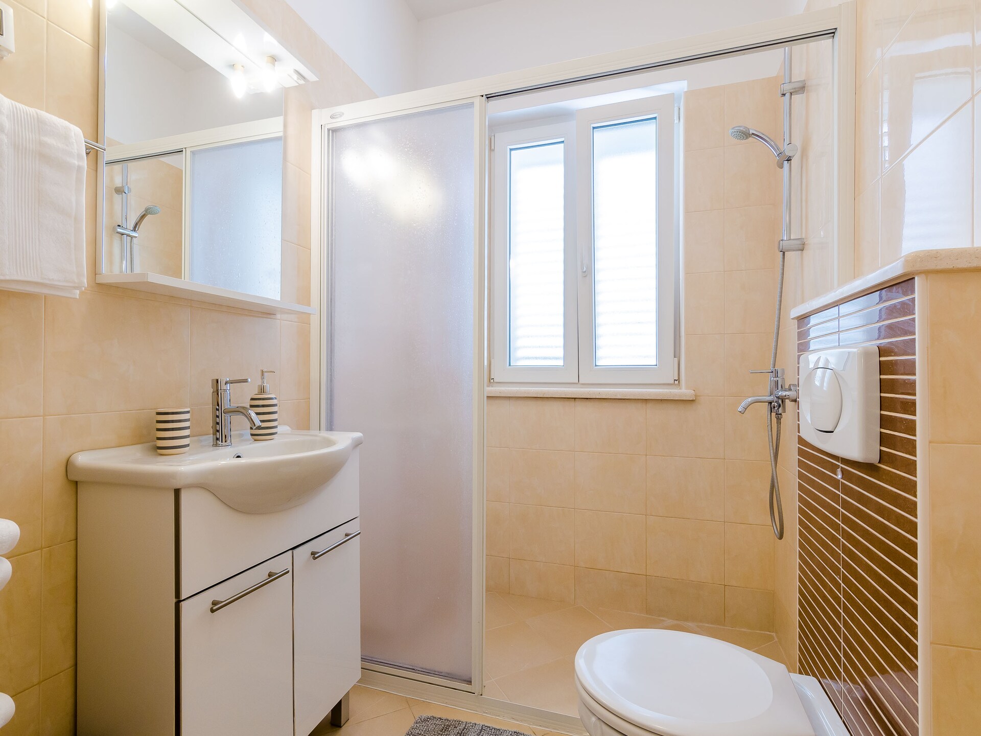 Privé-appartement met tuin en terras in de exclusieve wijk Ploče, op 300m van strand - foto 16