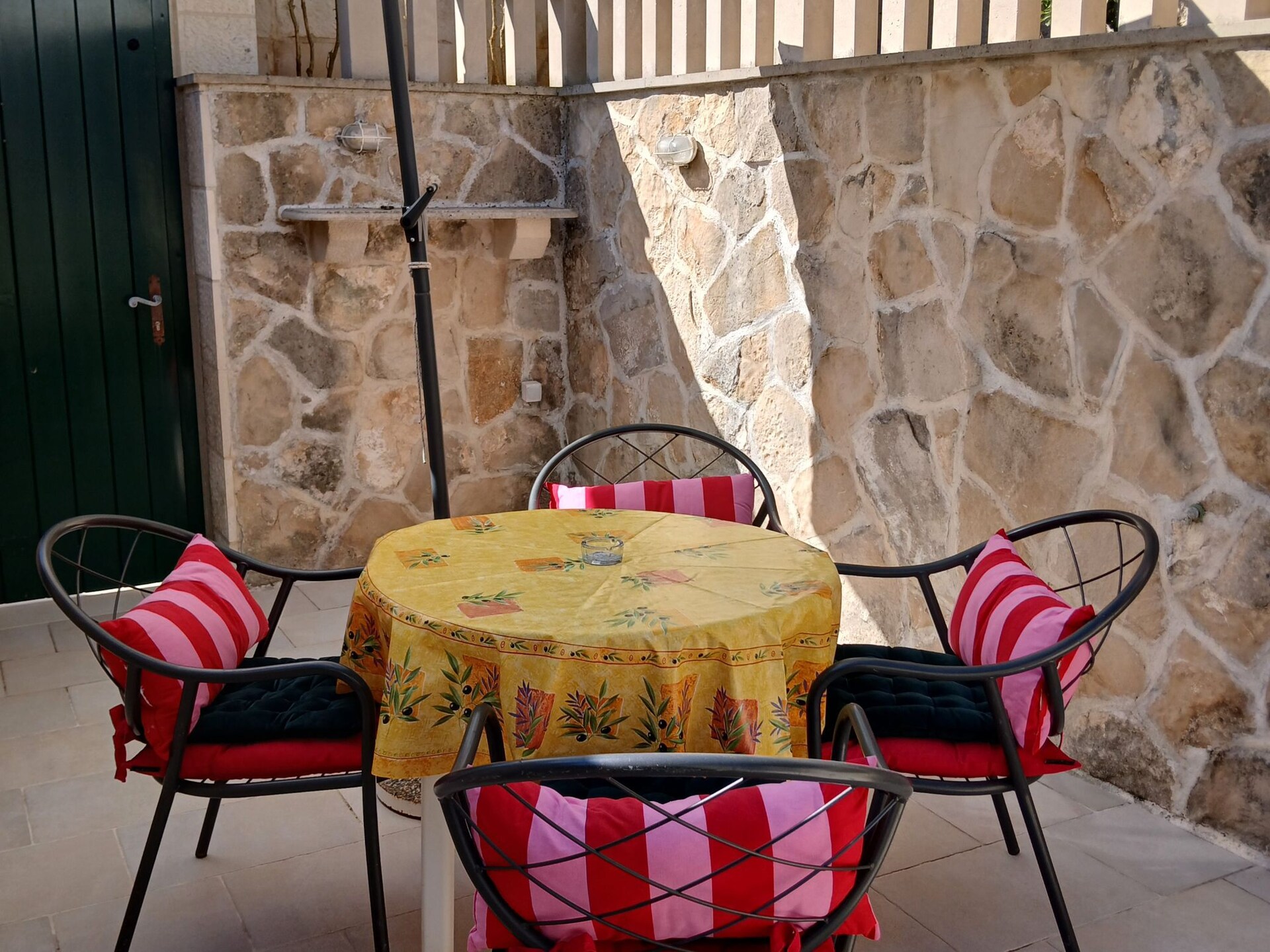 Studio aan zee in Povlja, Brač – 50m van strand met terras en BBQ - foto 39