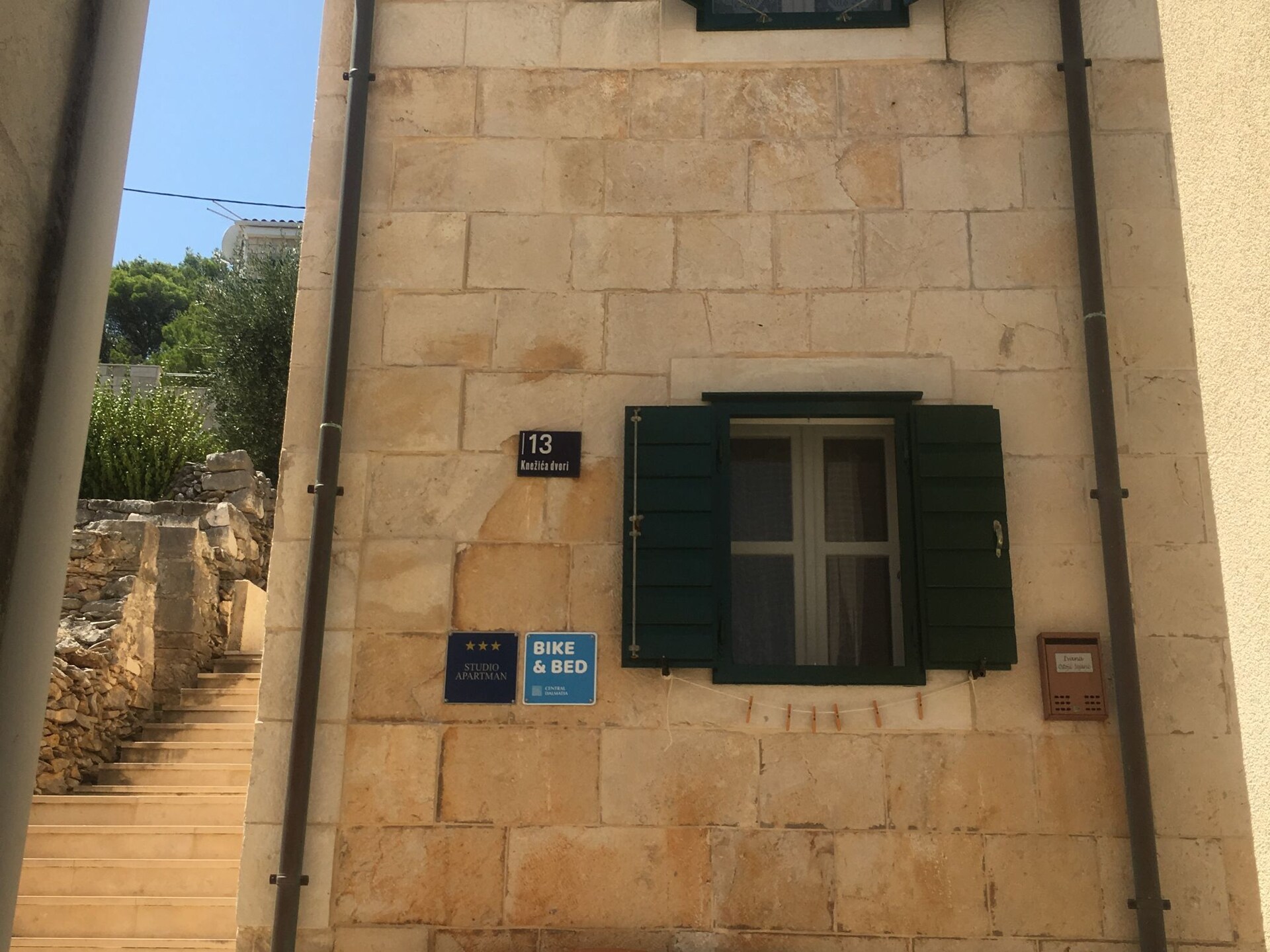 Studio aan zee in Povlja, Brač – 50m van strand met terras en BBQ - foto 40