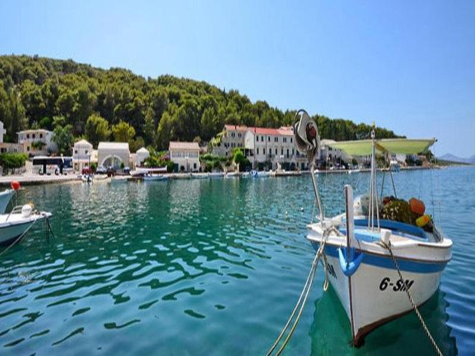 Studio aan zee in Povlja, Brač – 50m van strand met terras en BBQ - foto 20