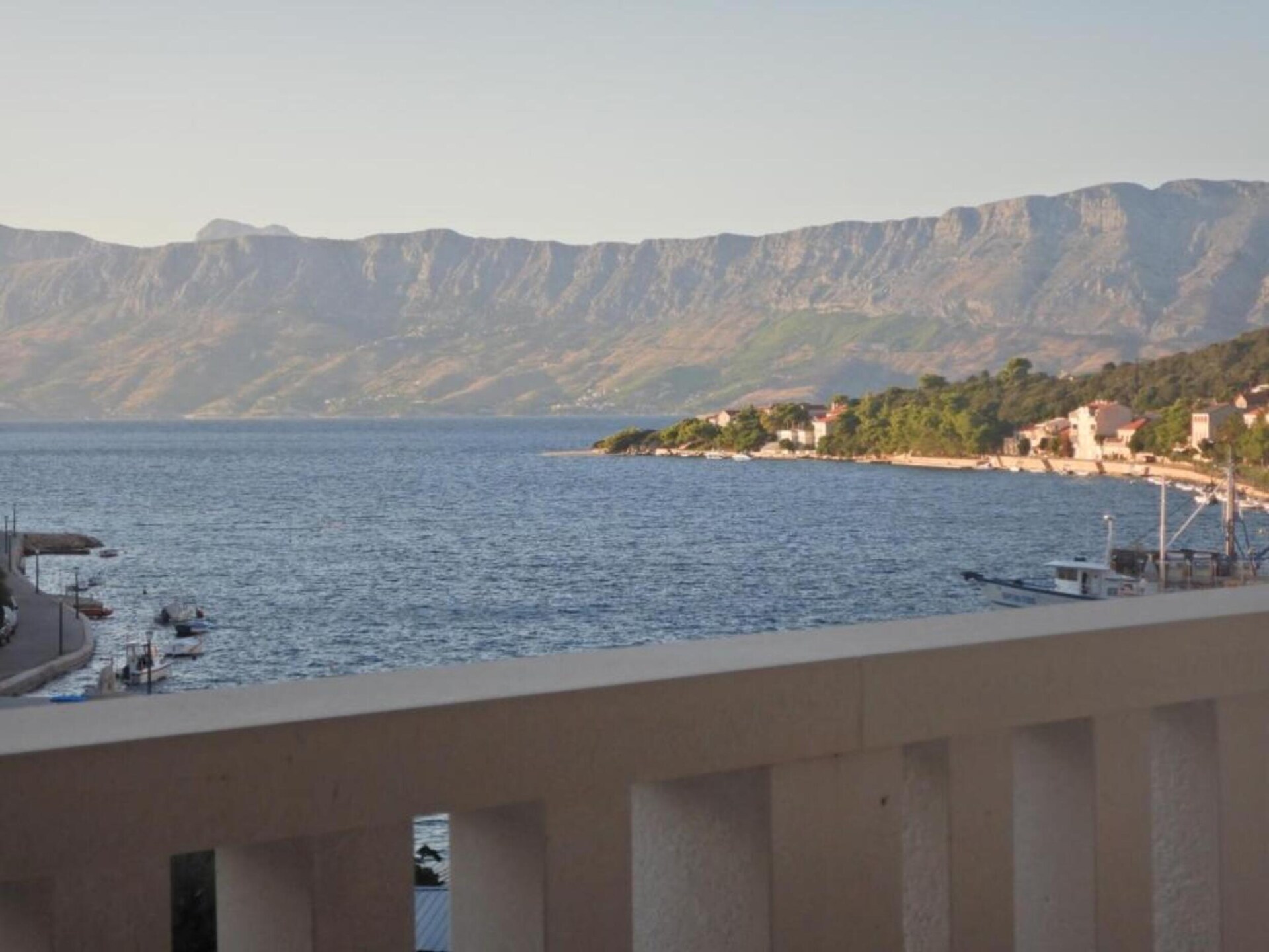 Studio aan zee in Povlja, Brač – 50m van strand met terras en BBQ - foto 34