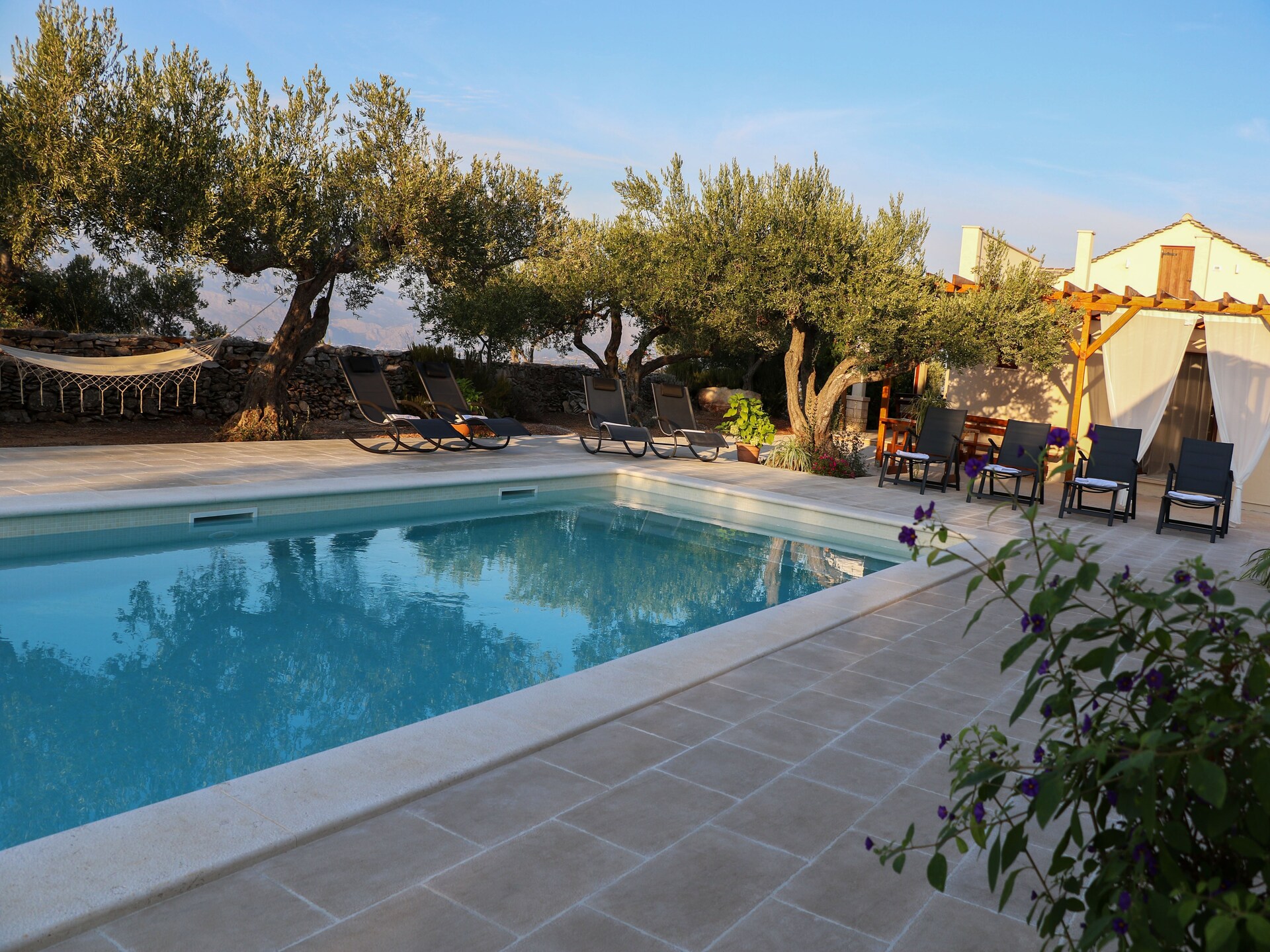 Stenen villa met privézwembad op 4 km van het strand in Supetar, Brač - foto 34