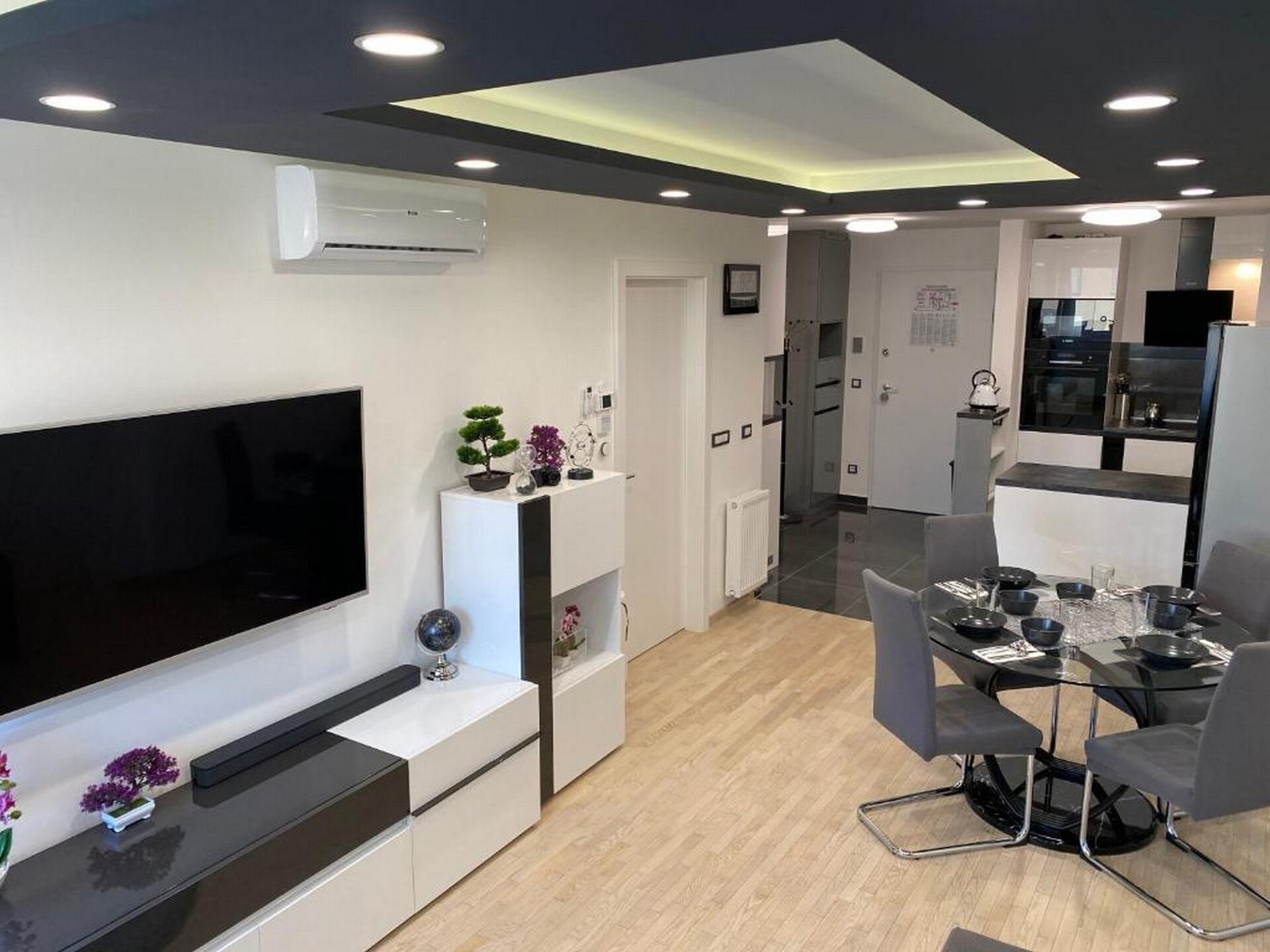 Ruim appartement met 2 slaapkamers in het hart van Zagreb - foto 4