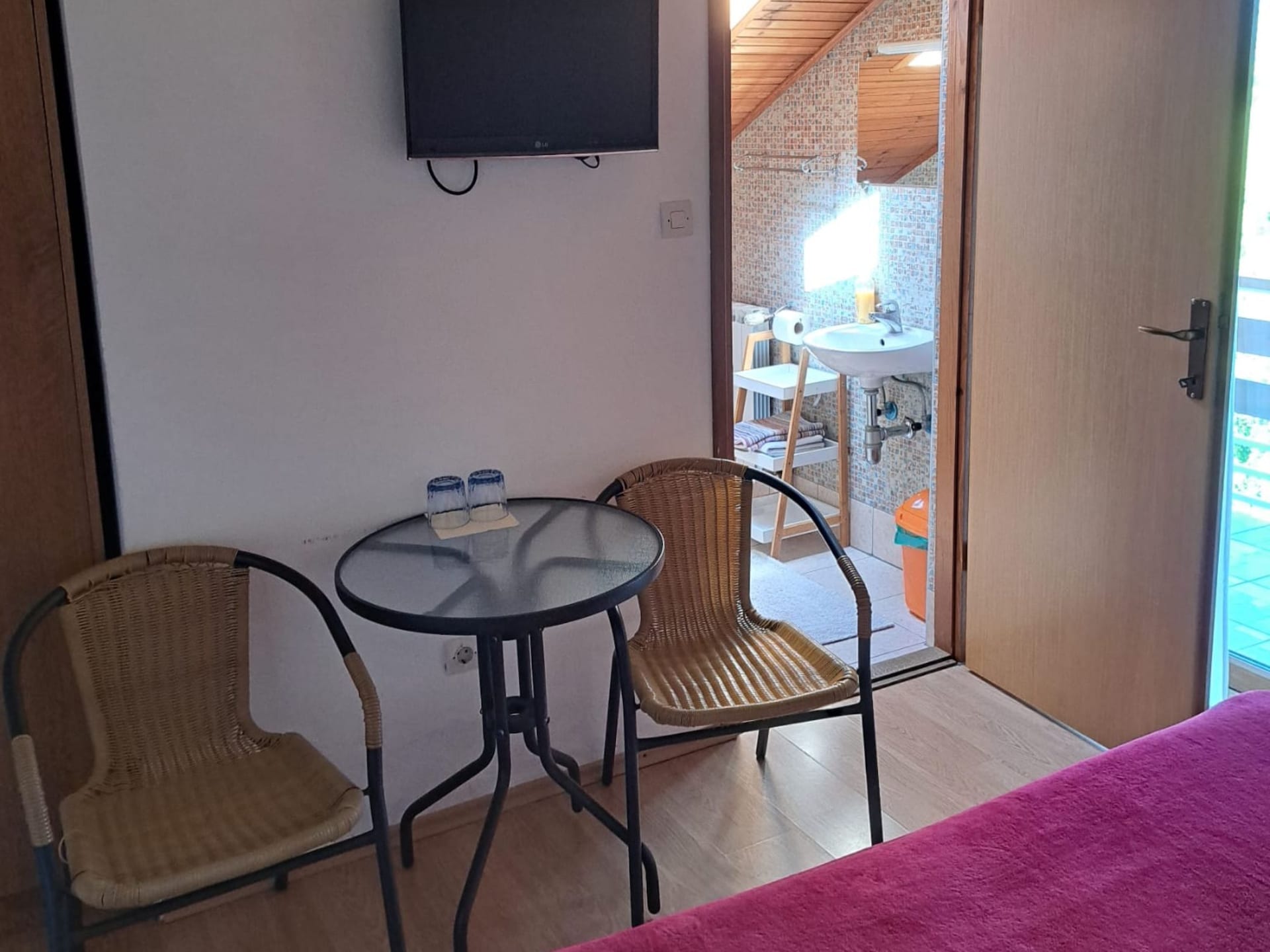 Modern appartement met terras bij Plitvicka Jezera - foto 14